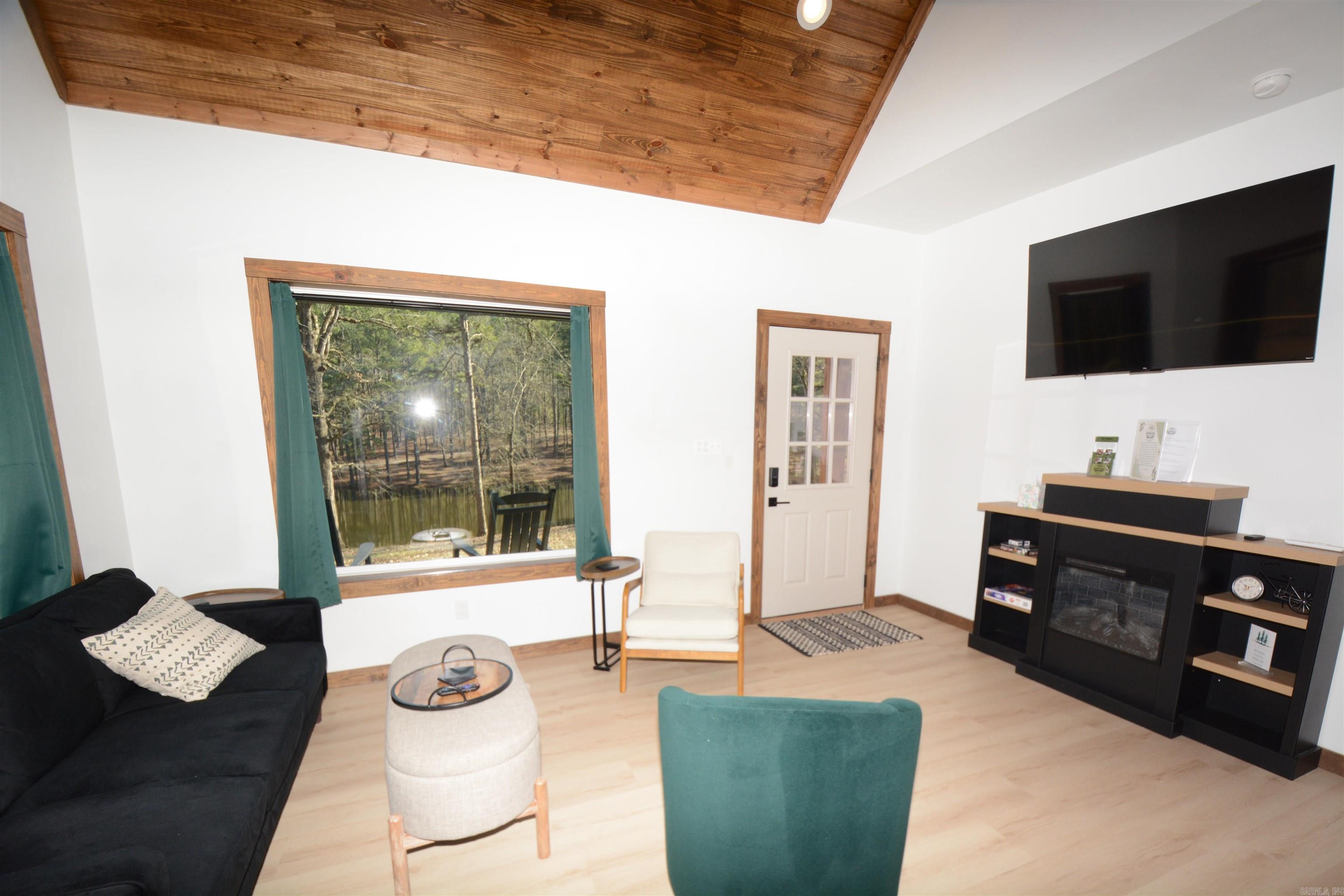 374  CEDAR GLADES  Hot Springs, AR
