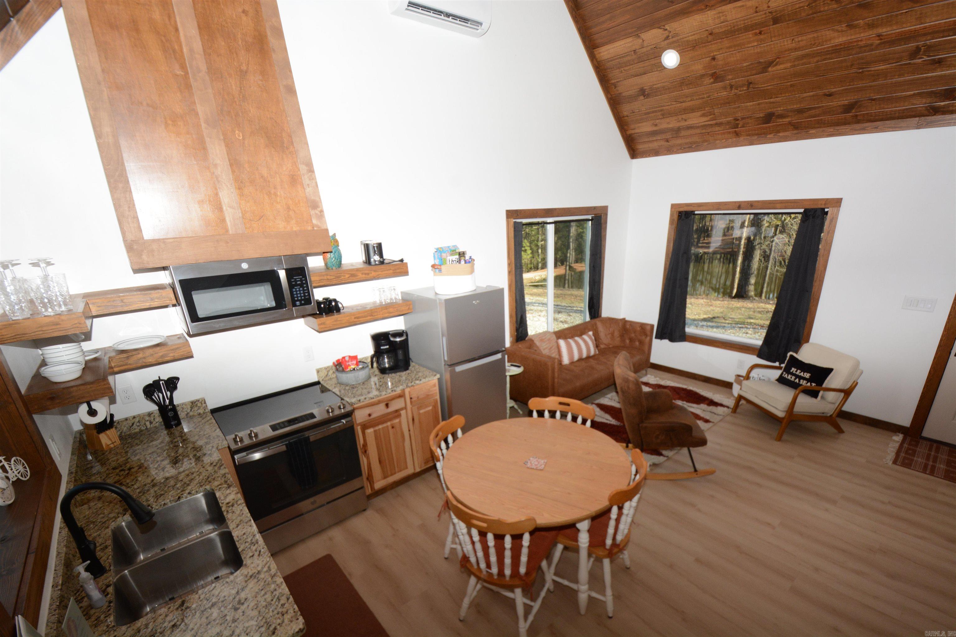 374  CEDAR GLADES  Hot Springs, AR