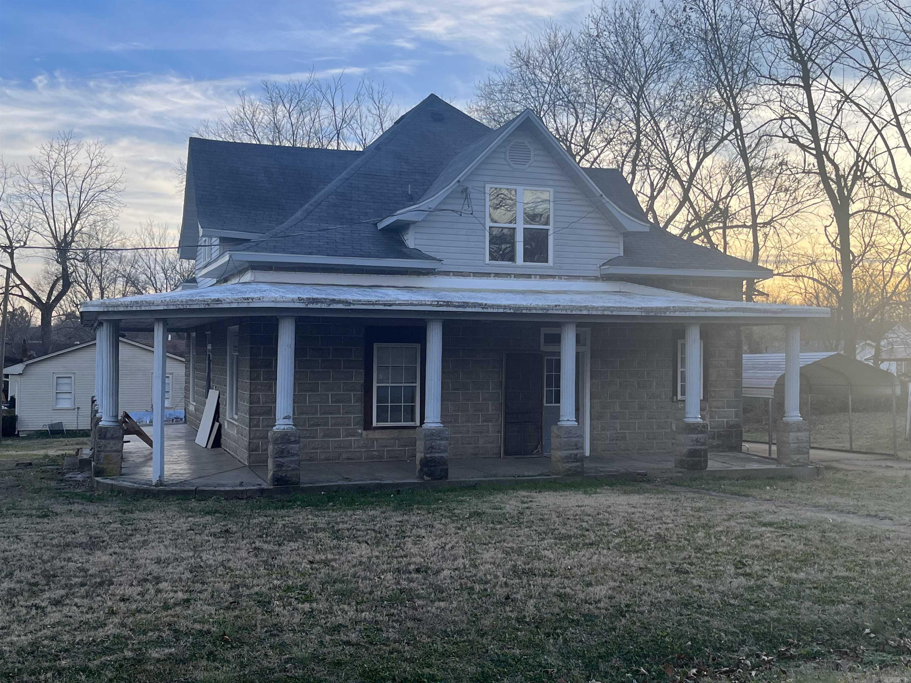 140 N Oak St  Salem, AR