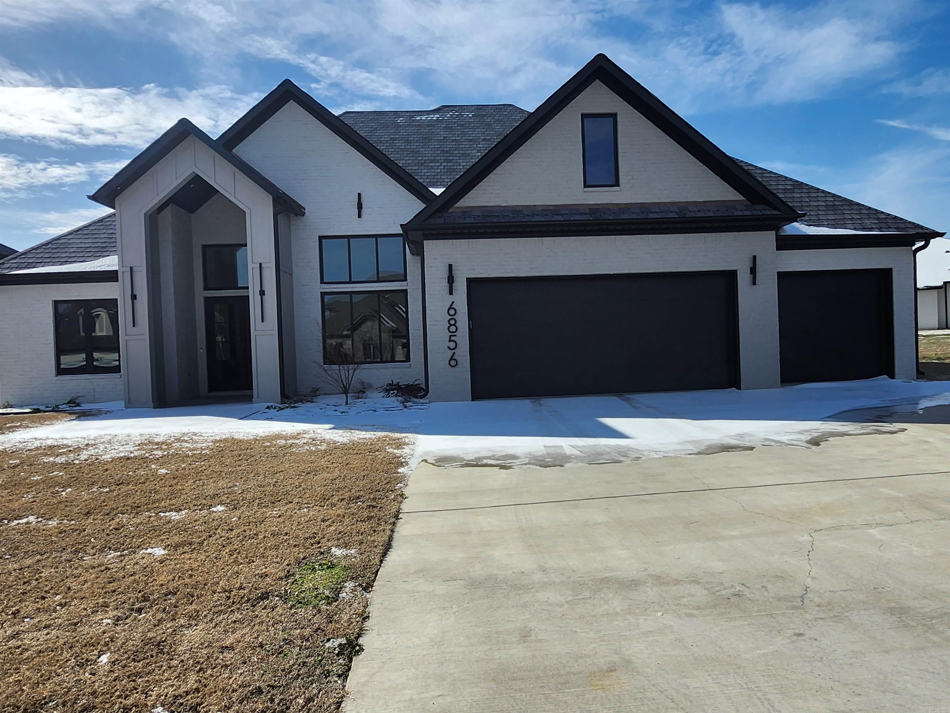 6856  Hilo  Benton, AR