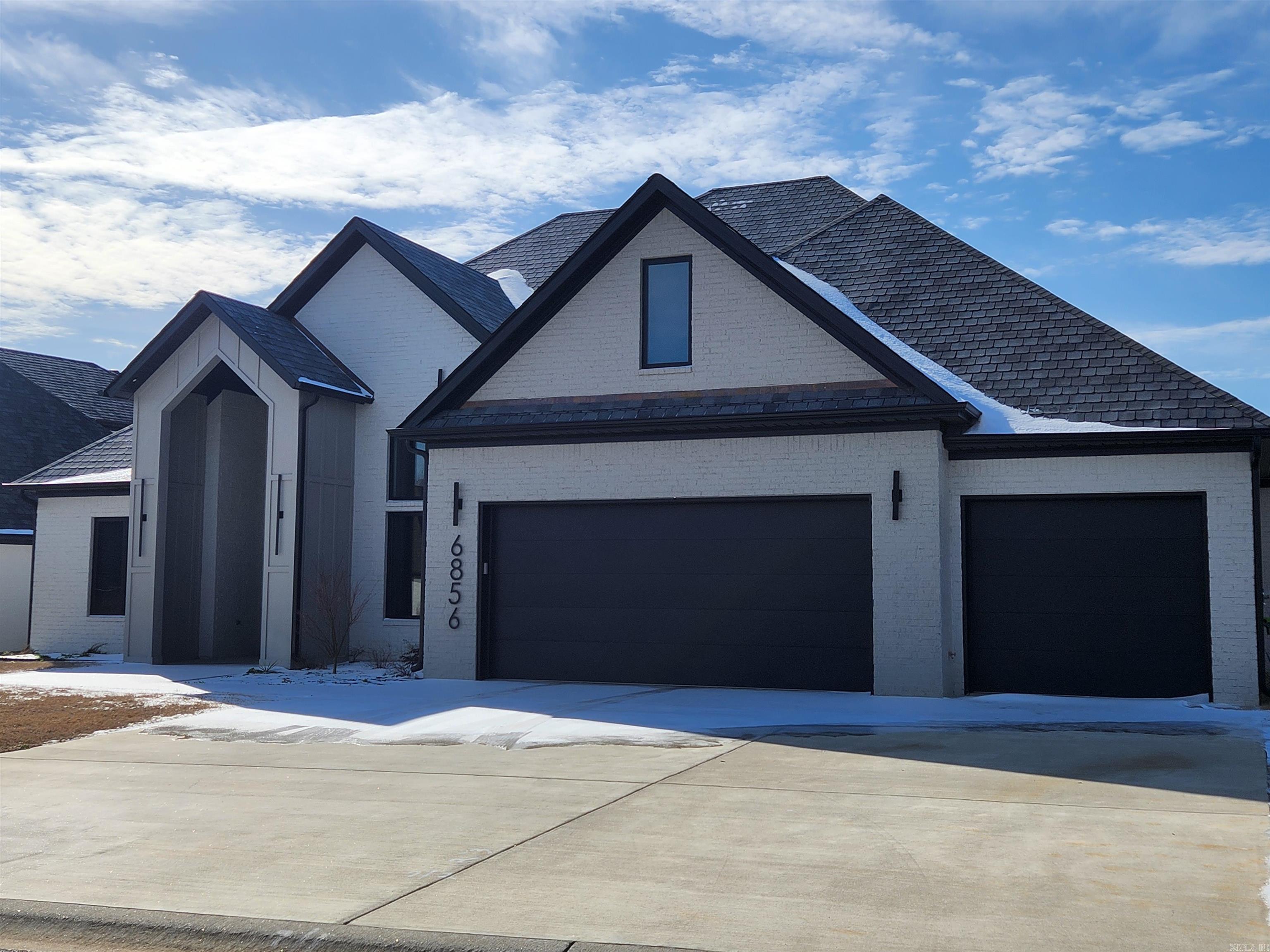 6856  Hilo  Benton, AR