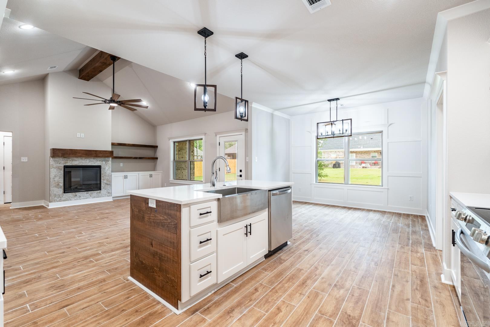 222  Michelle  Beebe, AR