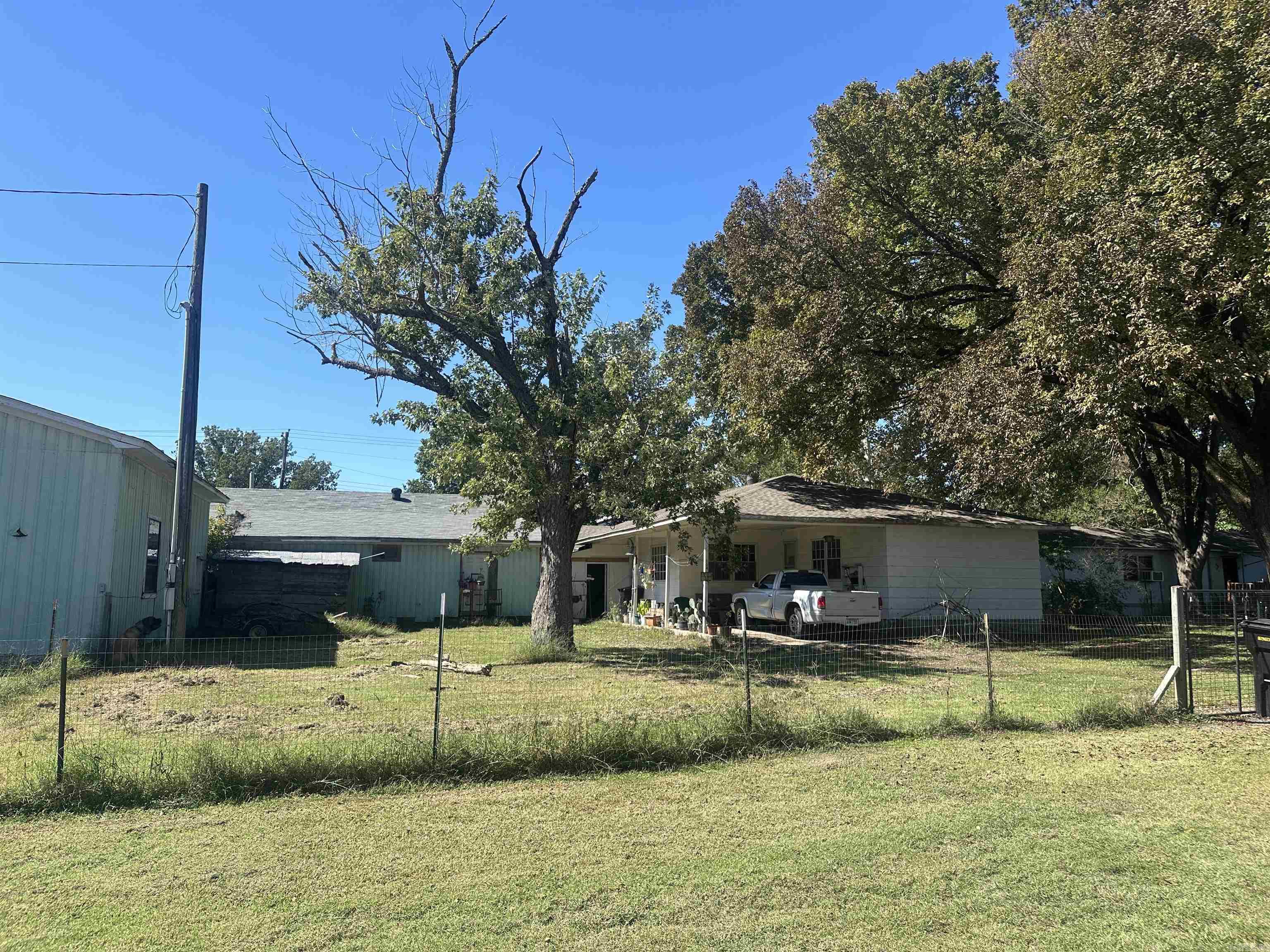 102 & 104 E 2nd  Ward, AR