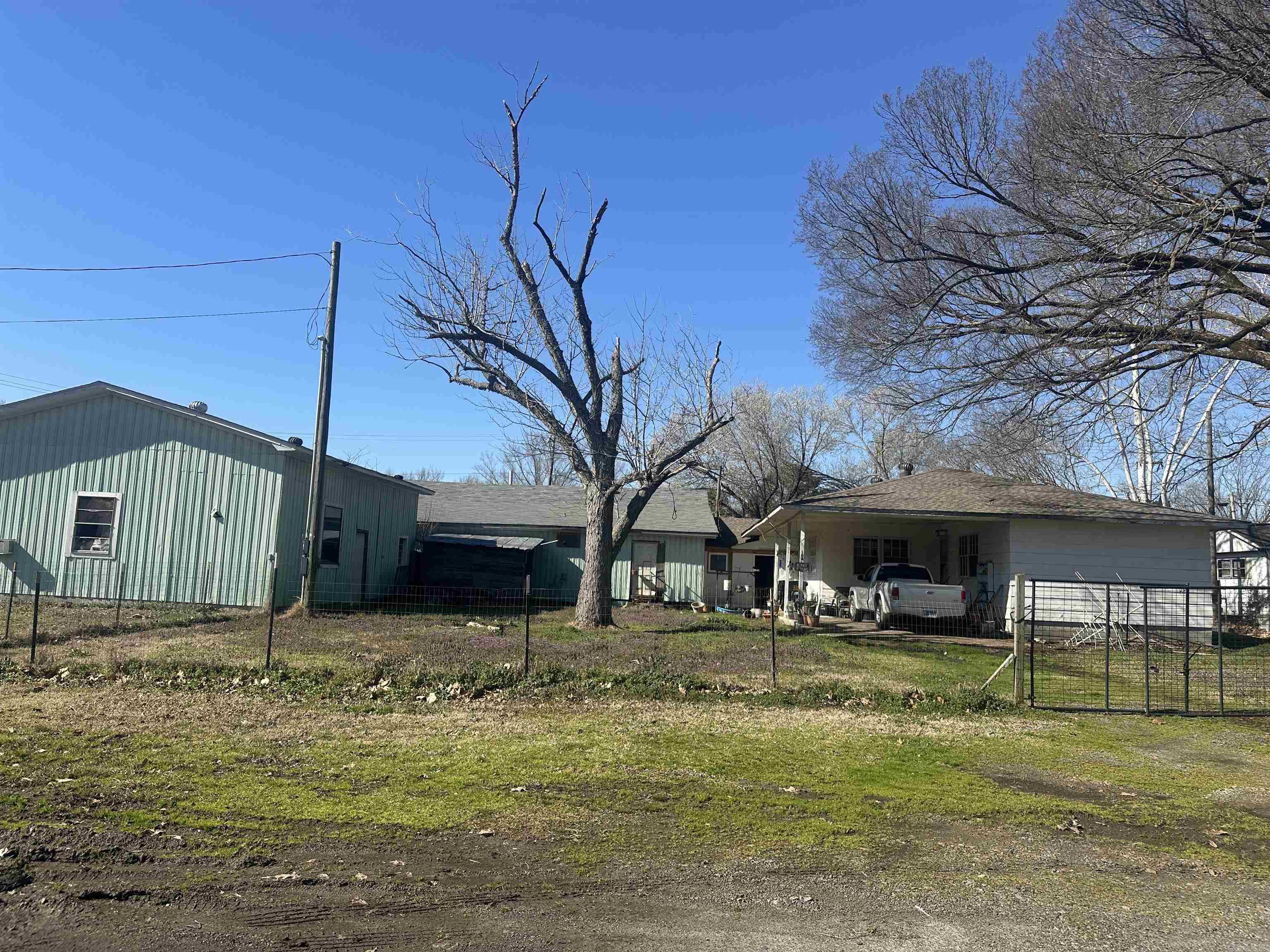 102 & 104 E 2nd  Ward, AR