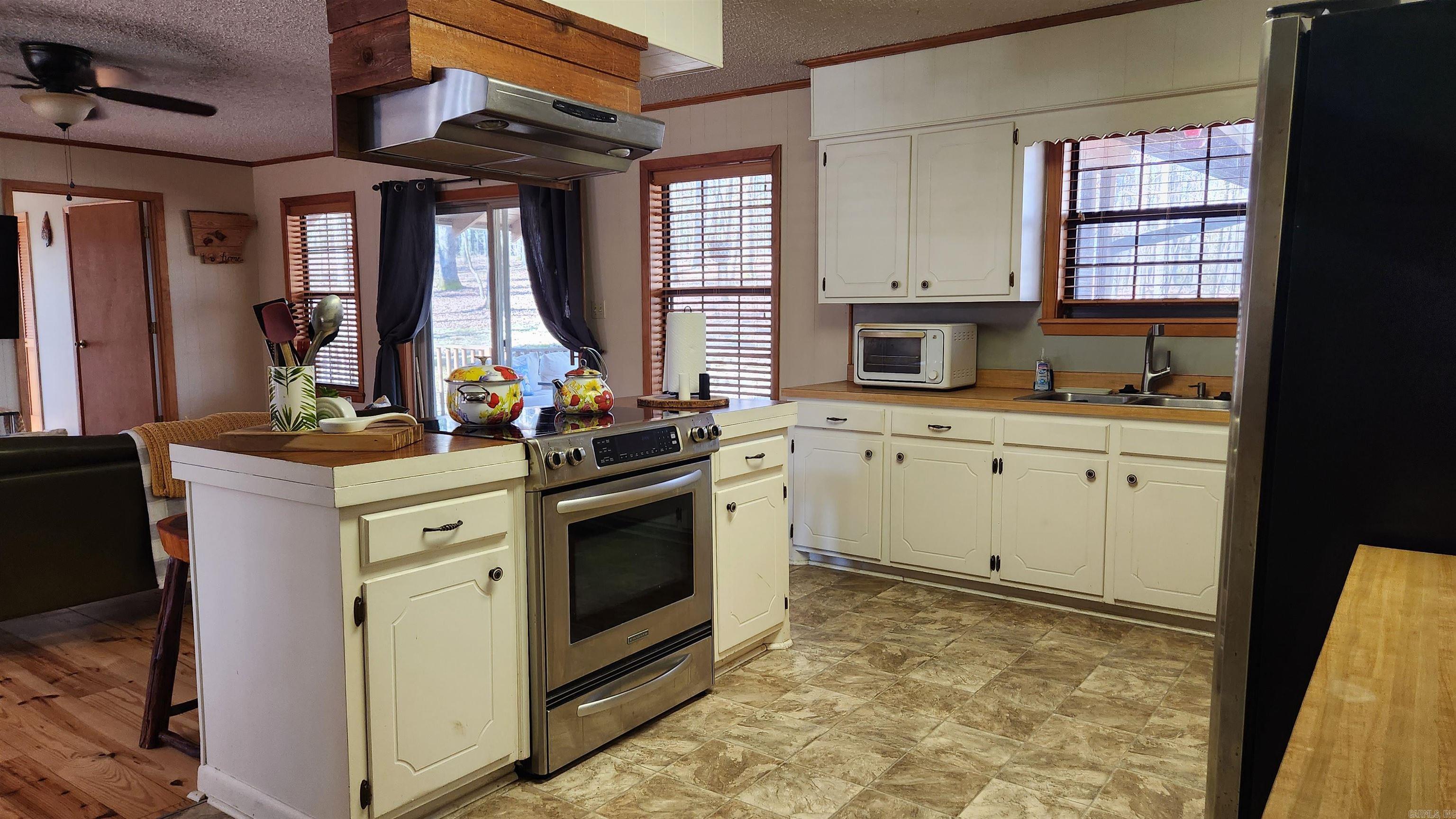 79  Lakeview Estates  Story, AR