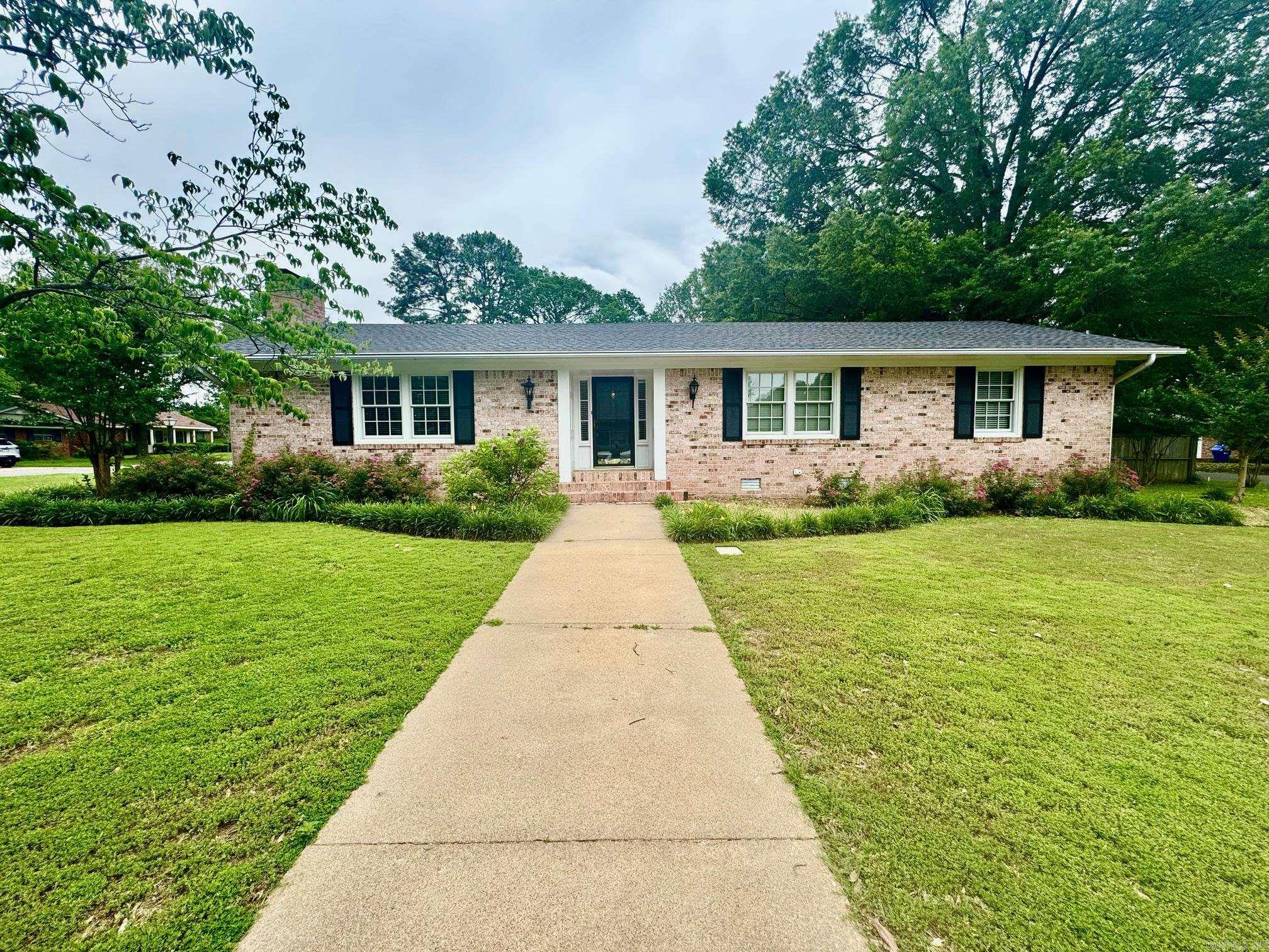 1  MARK  Conway, AR