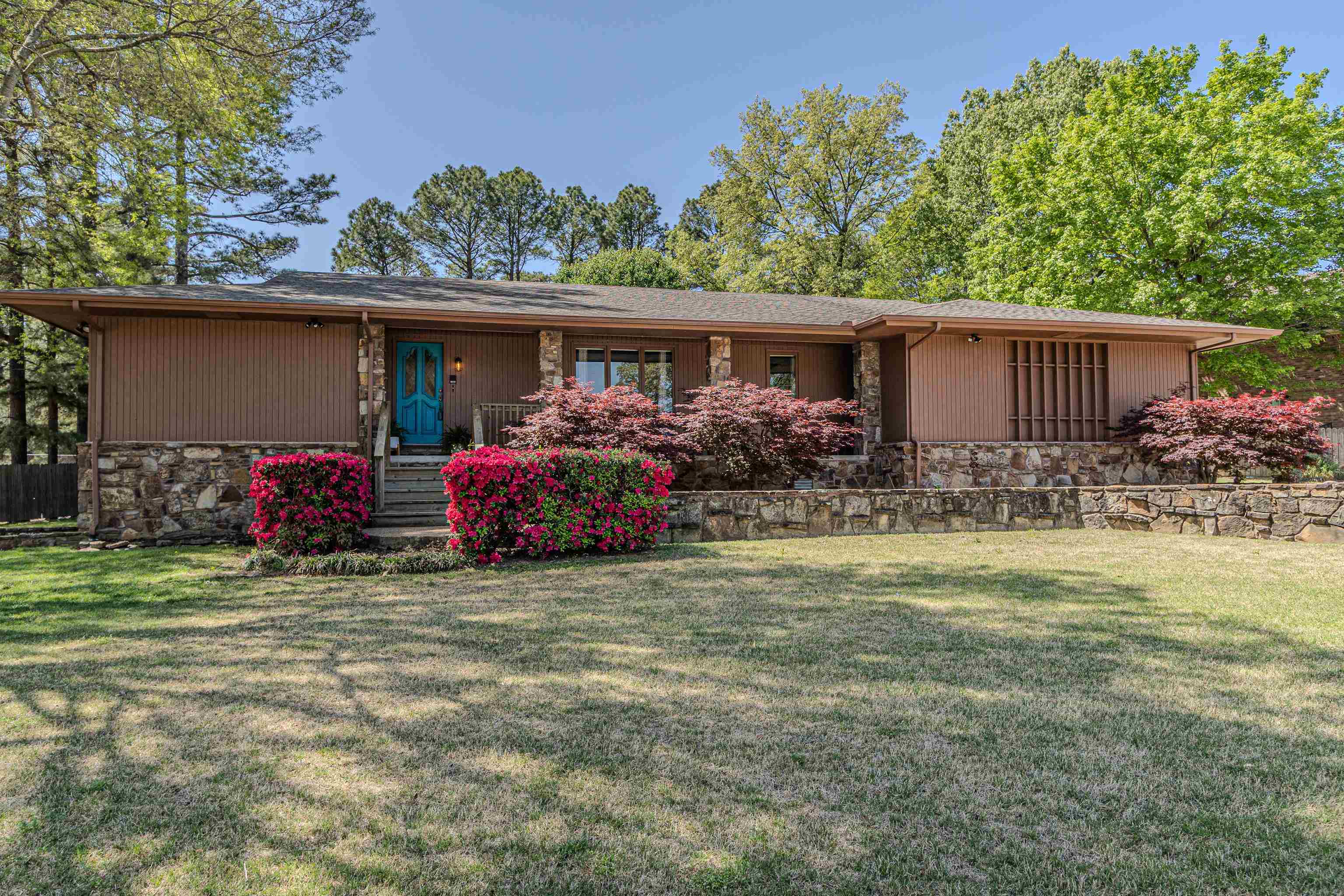 1600 Clover Circle