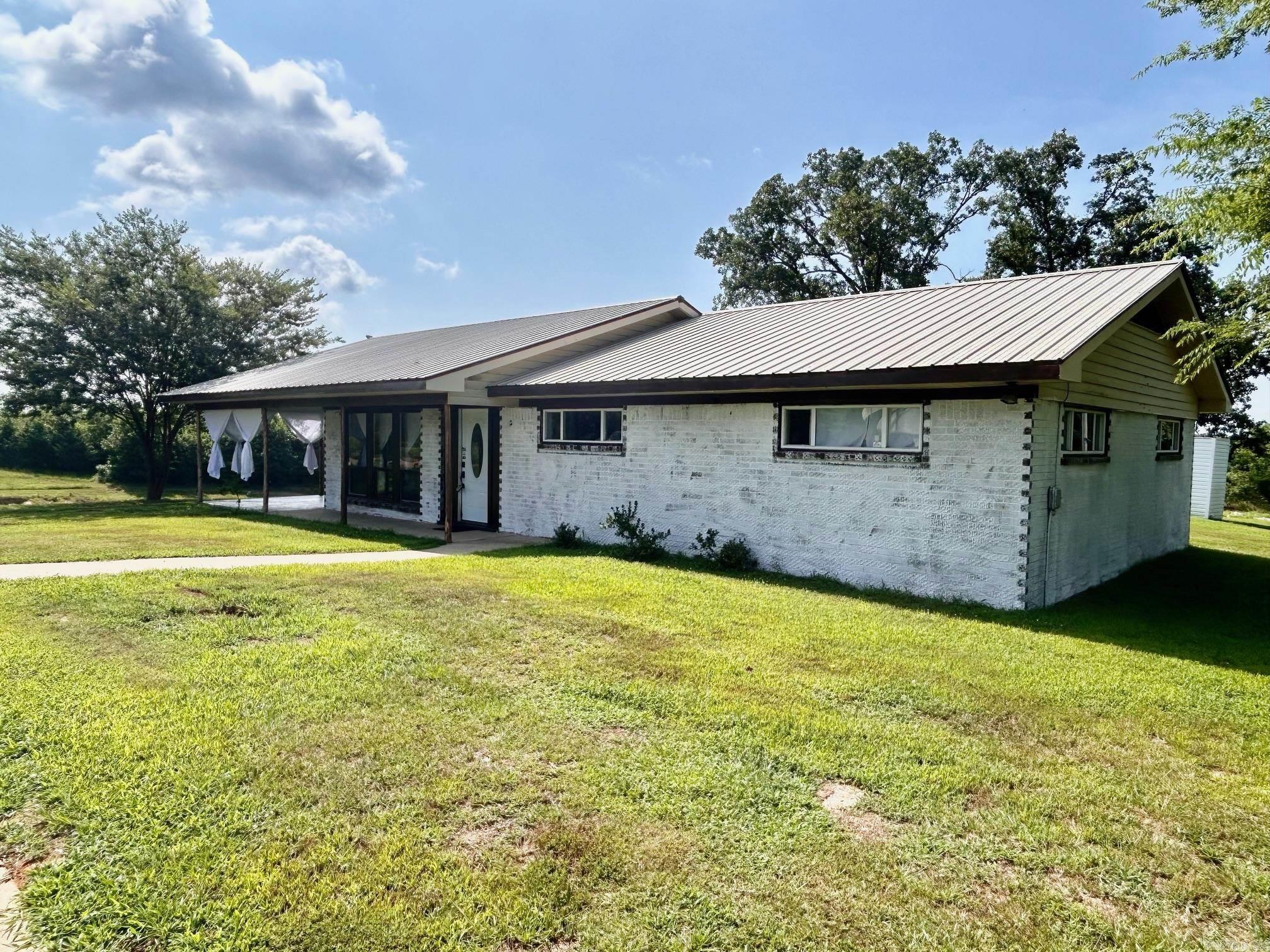 180 Lakefront Gillham, AR 71841