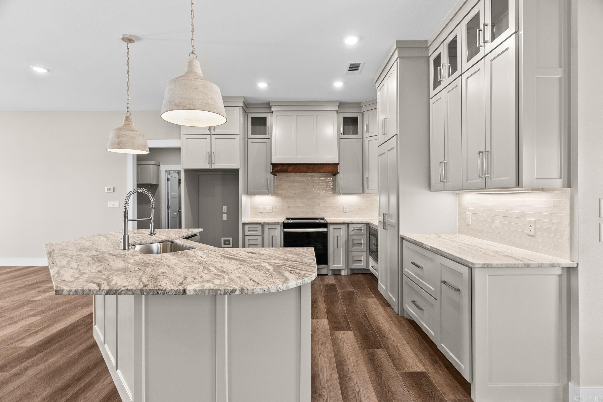 122  Republican Loop  Greenbrier, AR