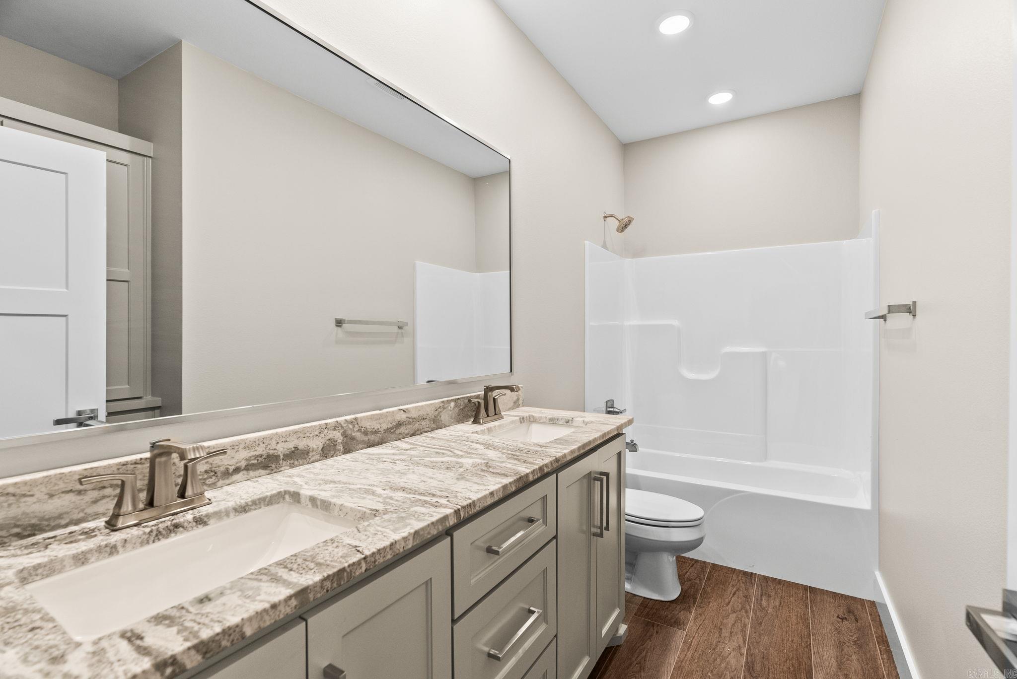122  Republican Loop  Greenbrier, AR