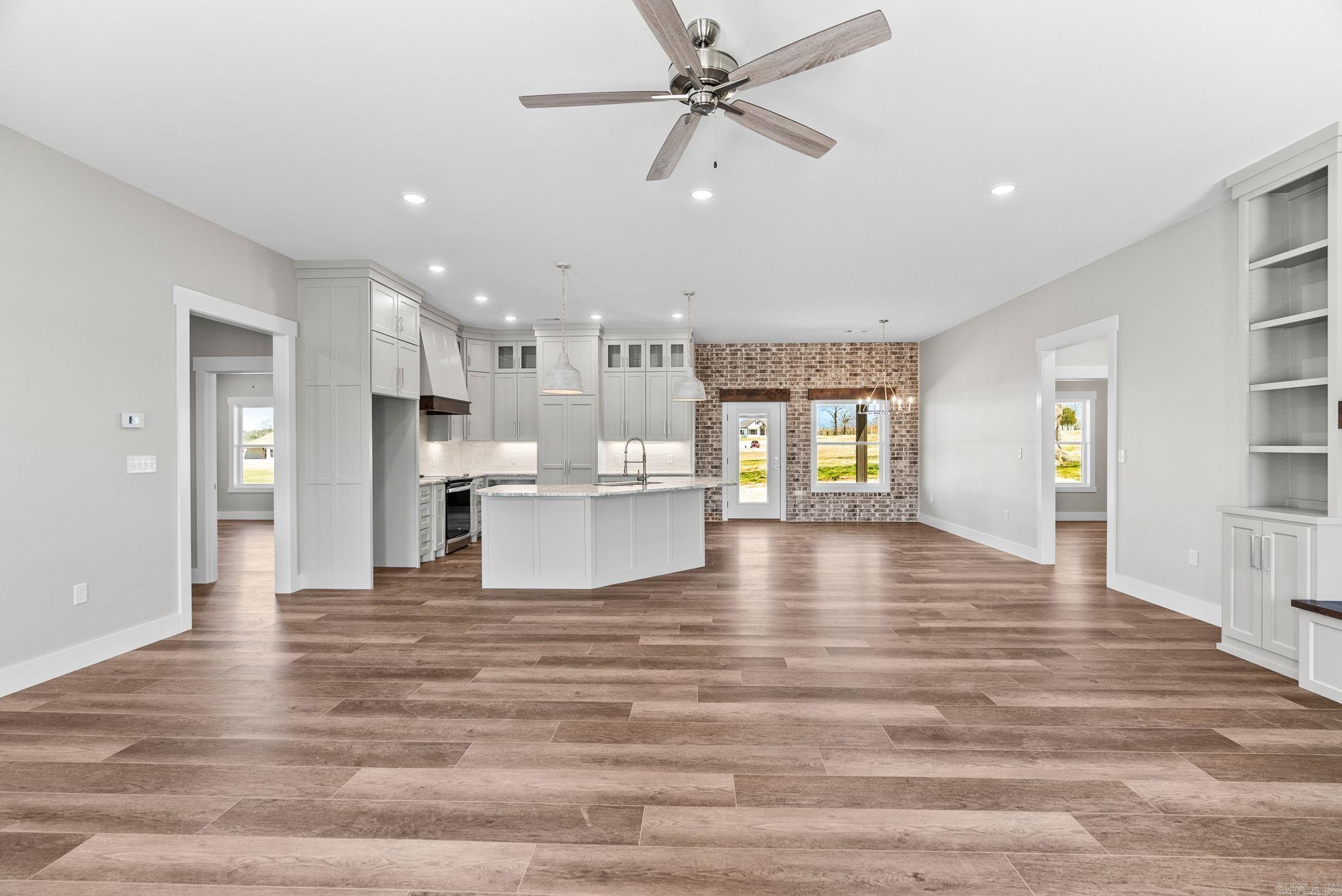 122  Republican Loop  Greenbrier, AR