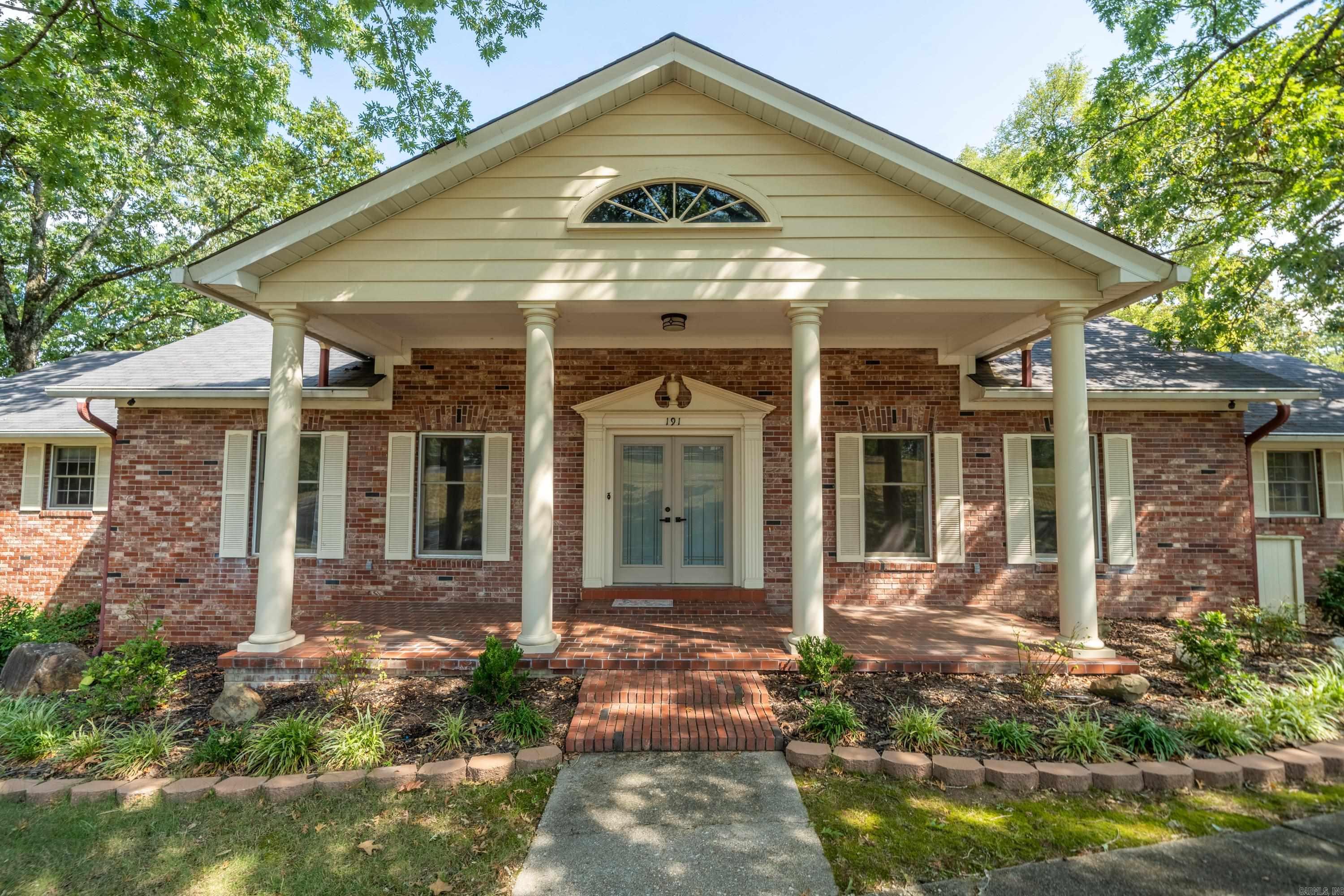191  Taylor  Hot Springs, AR