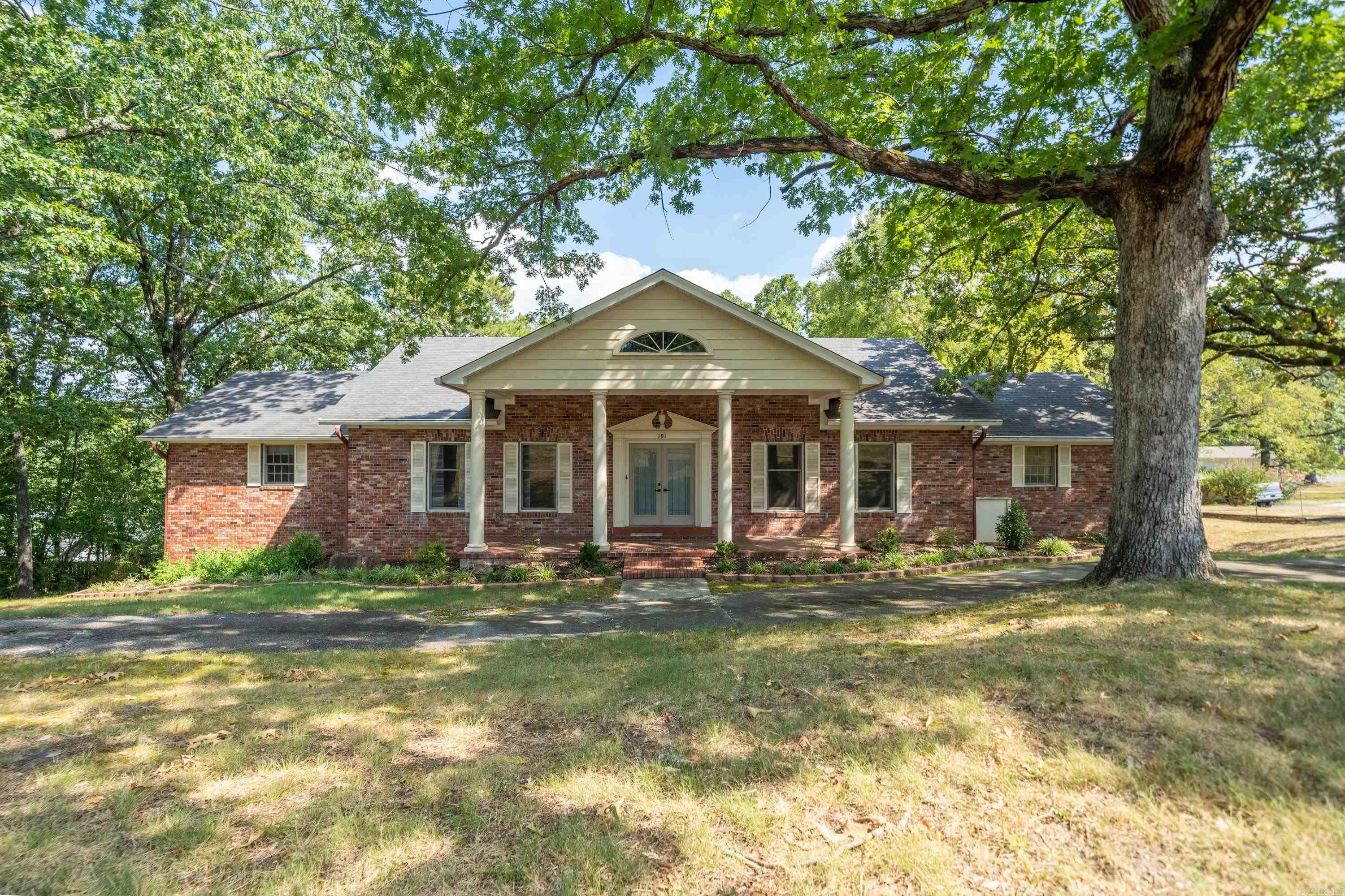 191  Taylor  Hot Springs, AR
