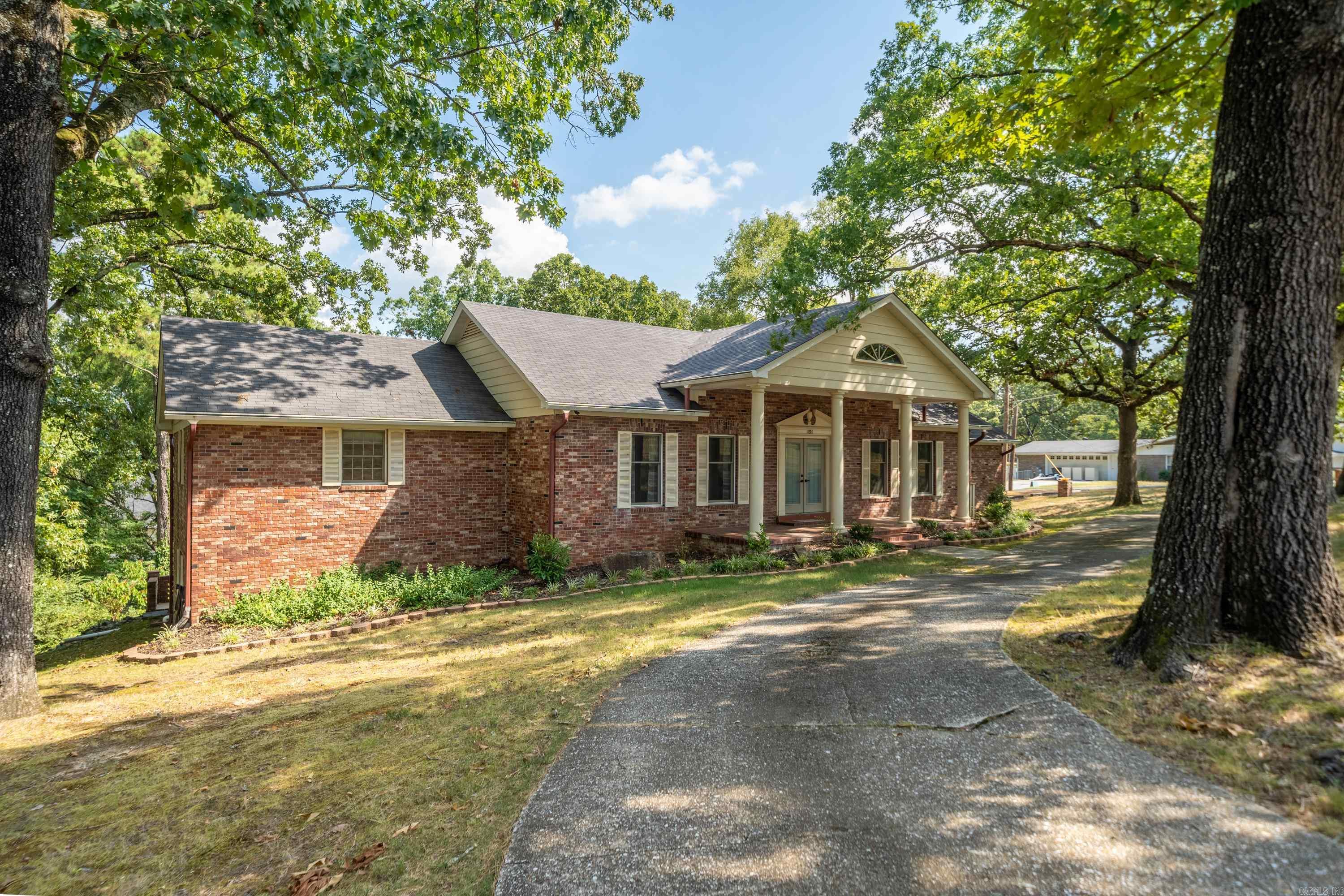 191  Taylor  Hot Springs, AR