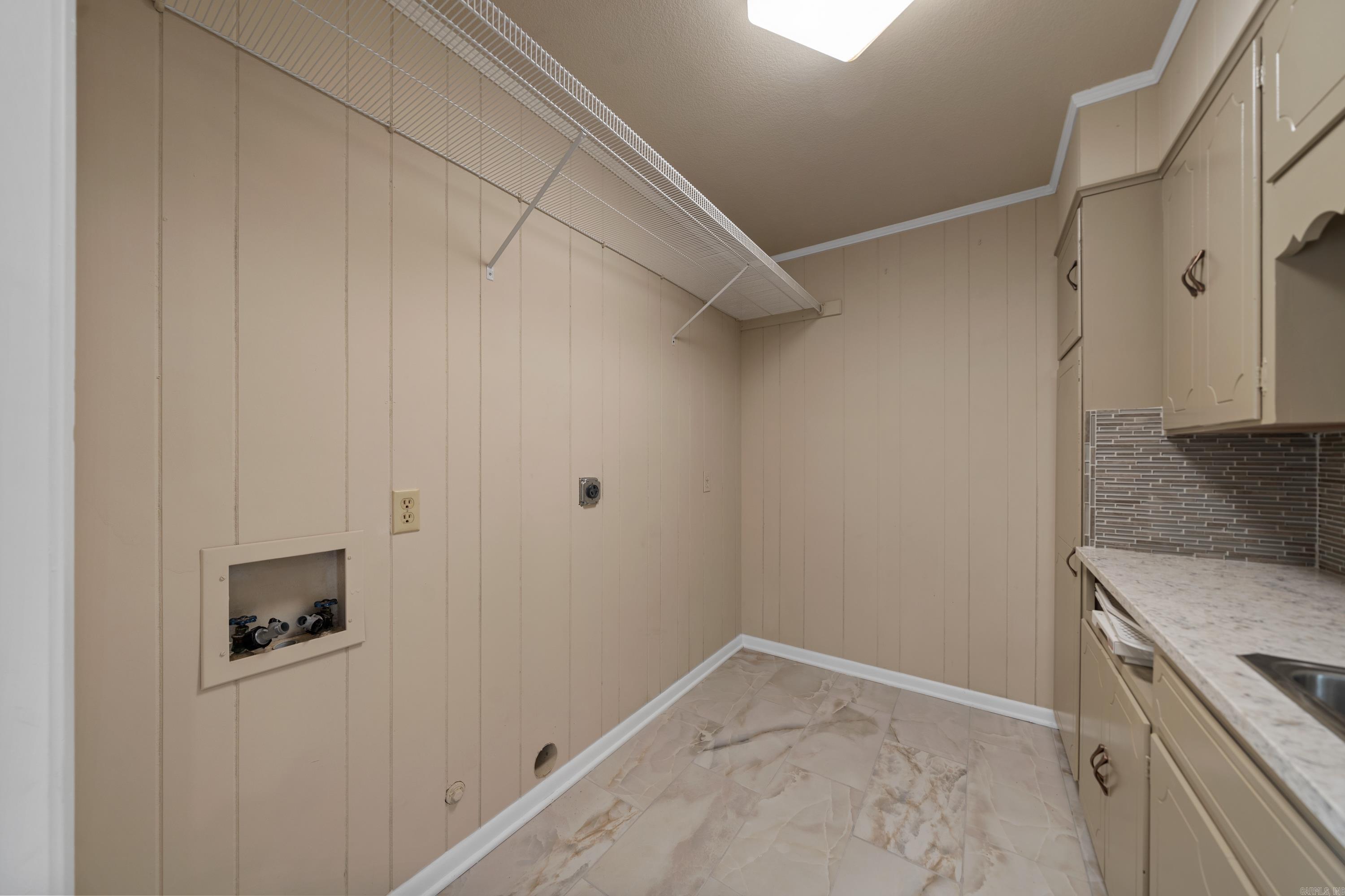 191  Taylor  Hot Springs, AR