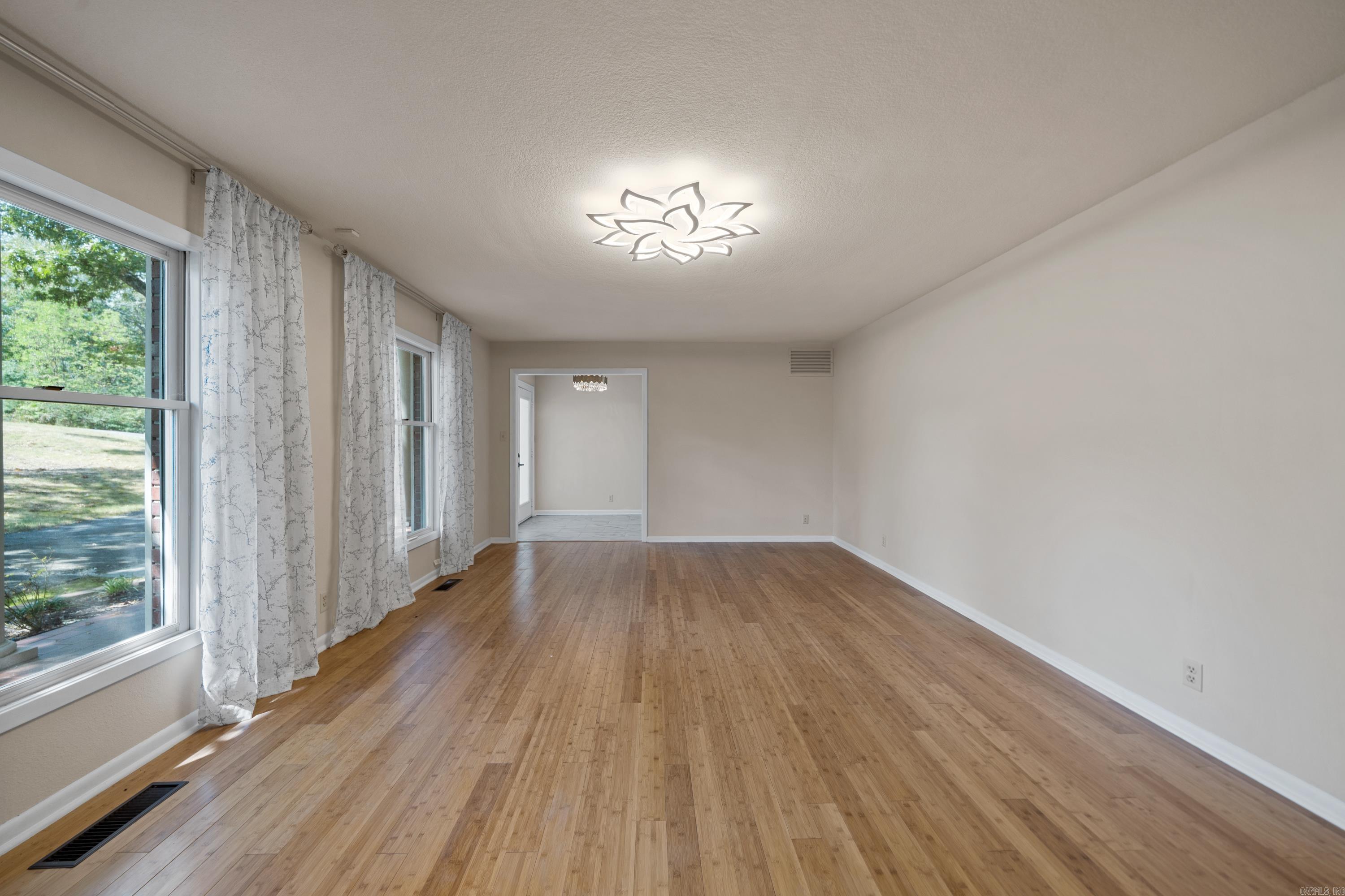 191  Taylor  Hot Springs, AR