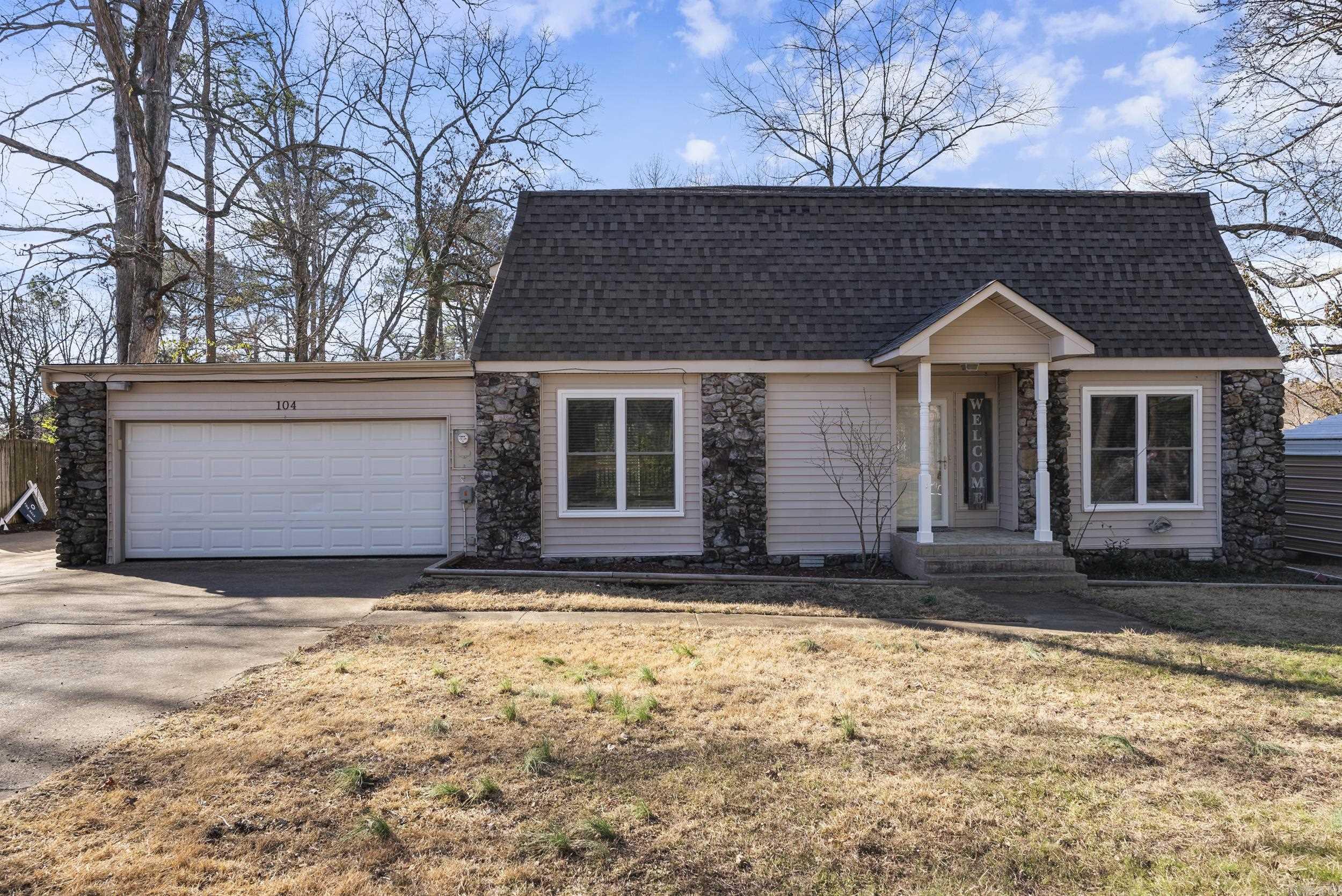 104 S Lakeland Pt  Hot Springs, AR