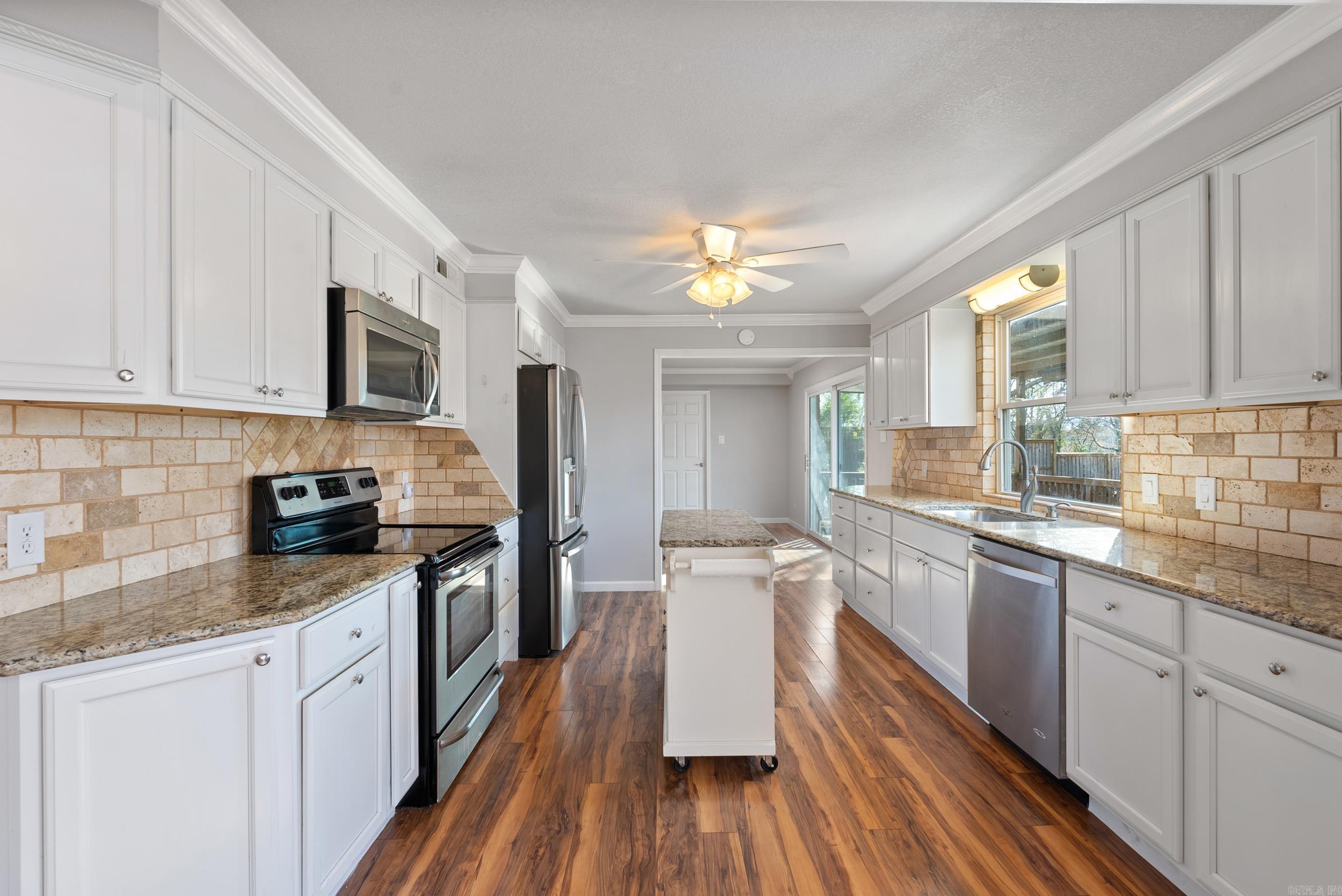 104 S Lakeland Pt  Hot Springs, AR