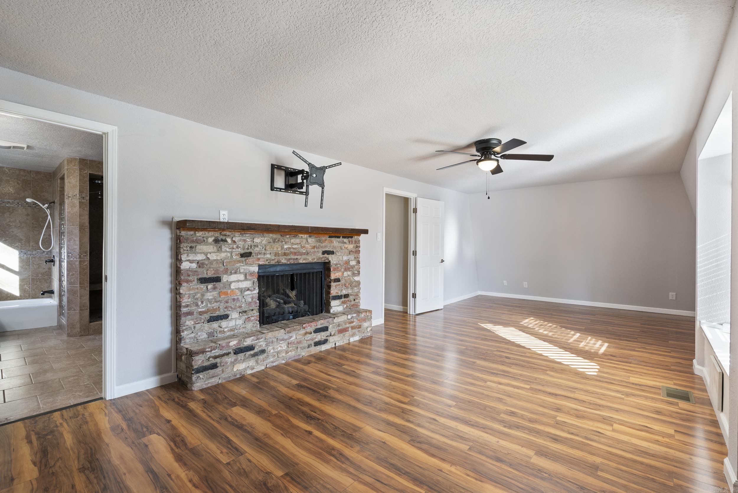 104 S Lakeland Pt  Hot Springs, AR