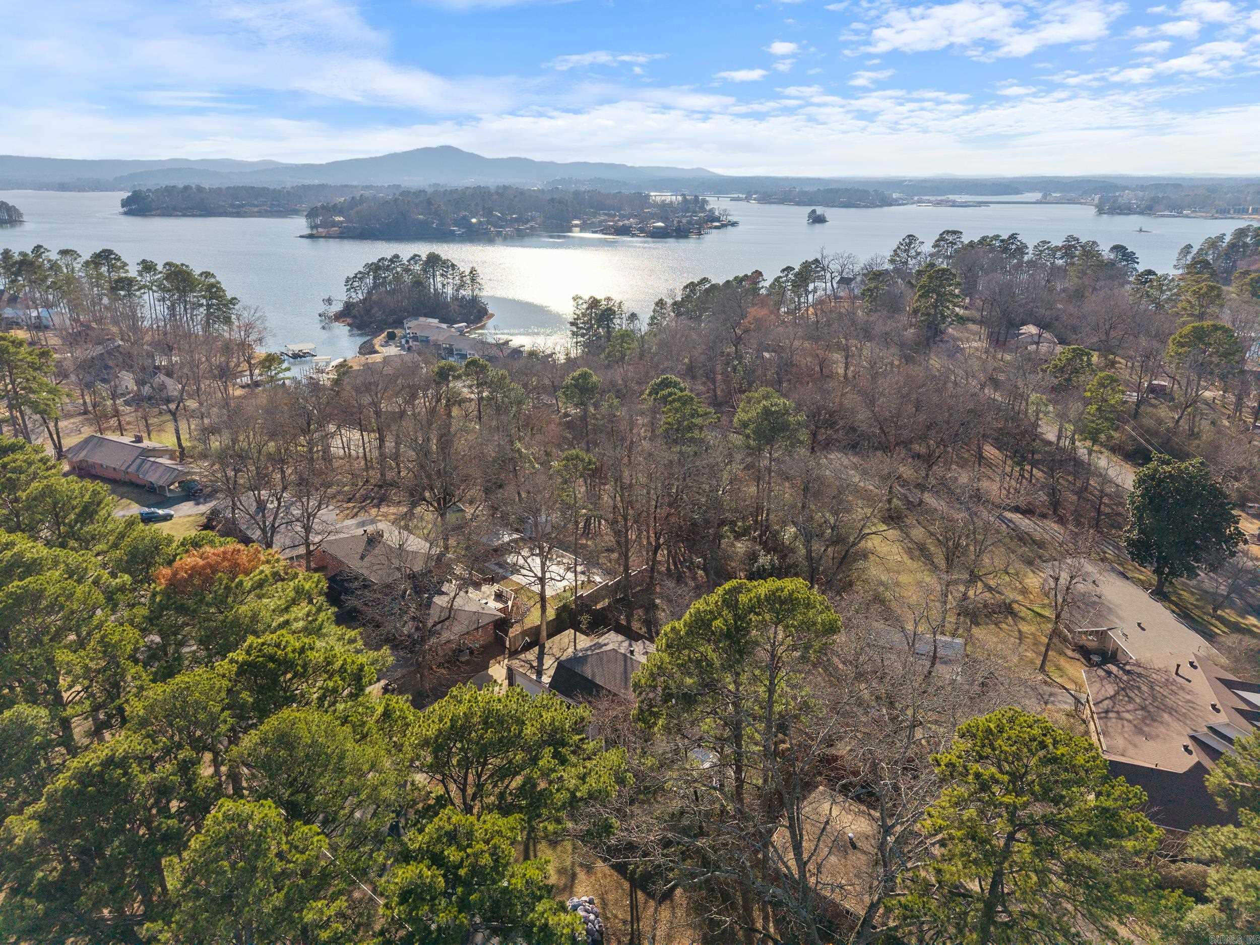 104 S Lakeland Pt  Hot Springs, AR