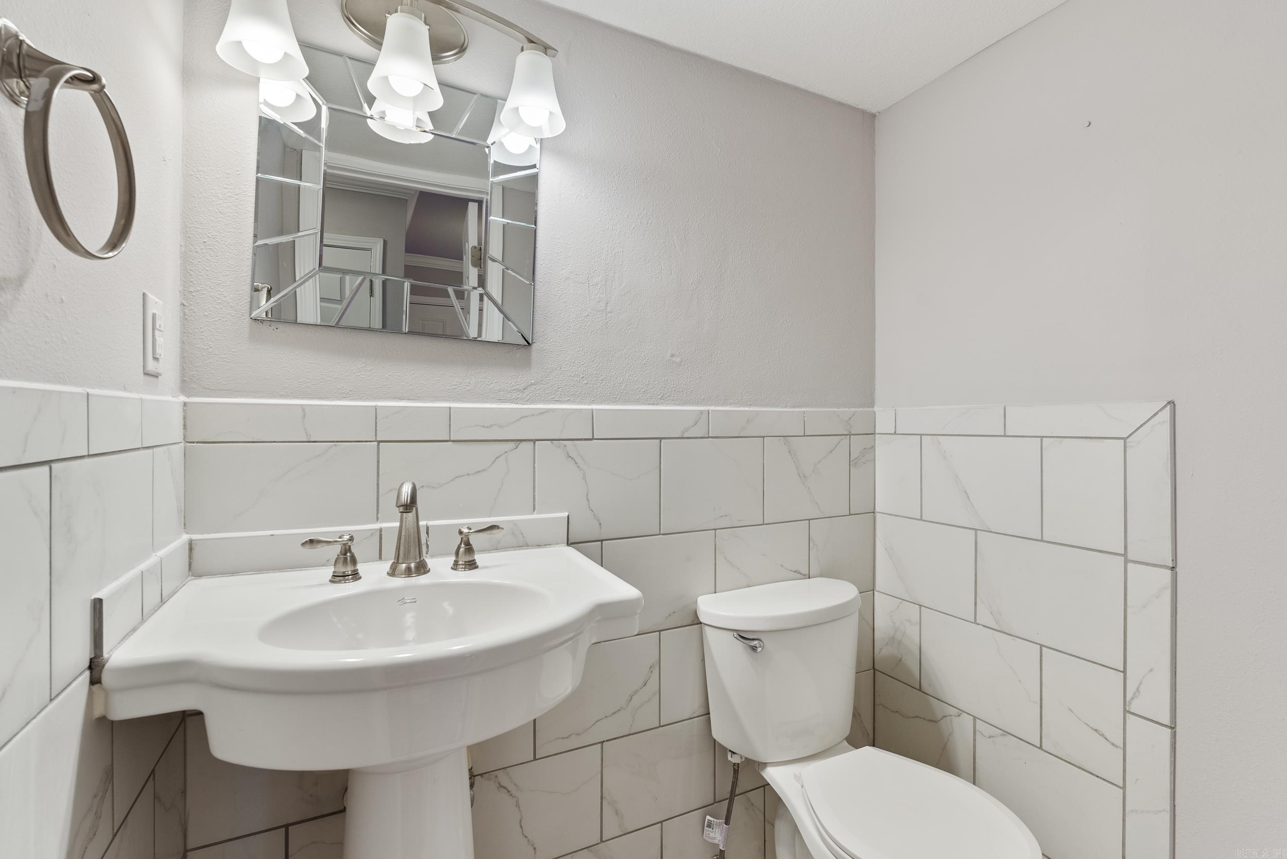 104 S Lakeland Pt  Hot Springs, AR