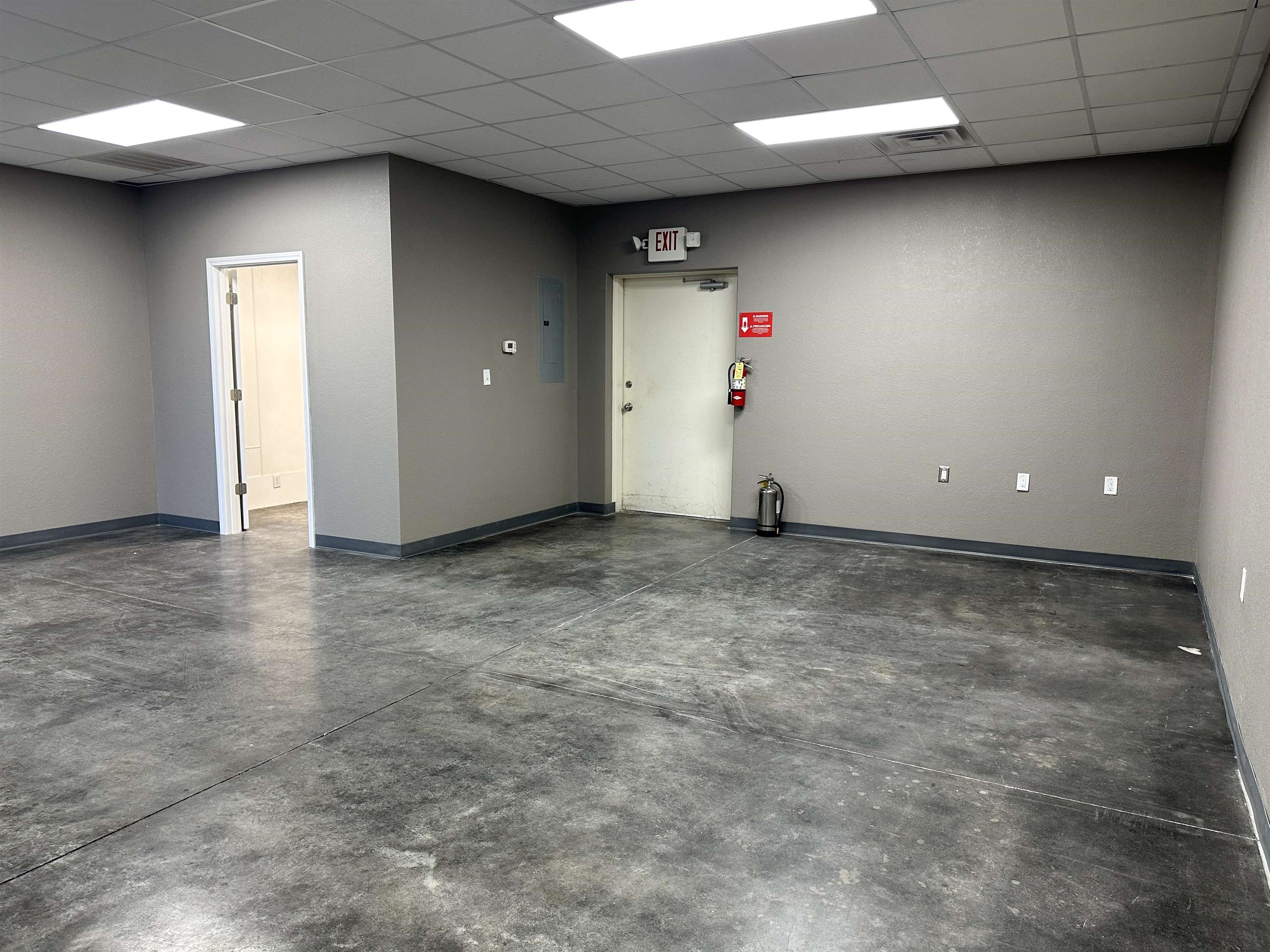 5301  LINWOOD UNIT H carriage hill plaza Paragould, AR