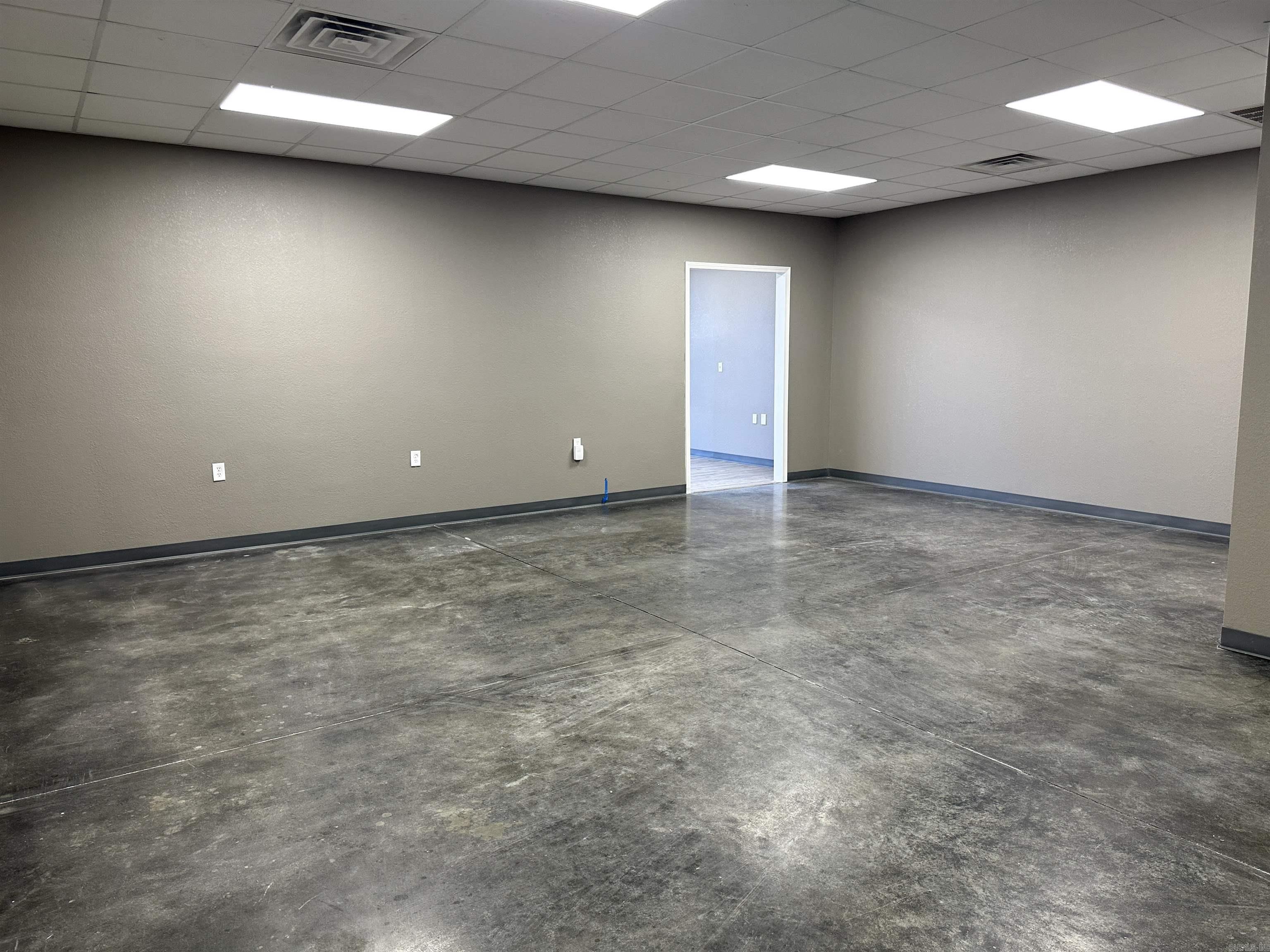 5301 LINWOOD UNIT H carriage hill plaza Paragould, AR