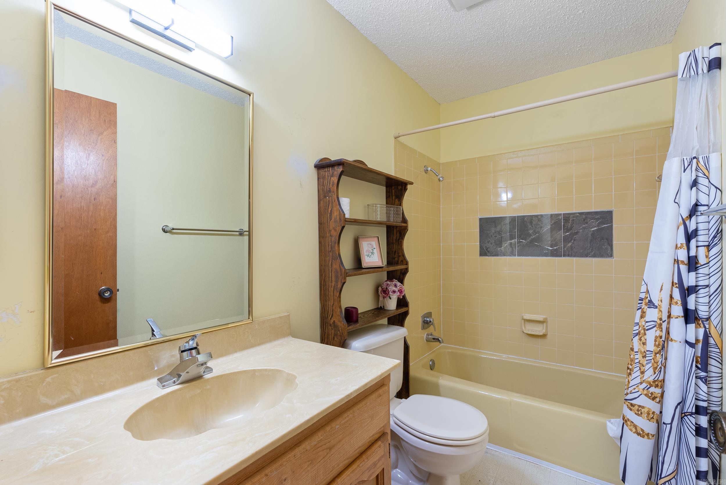 26  Tomisa Lane  Hot Springs Village, AR