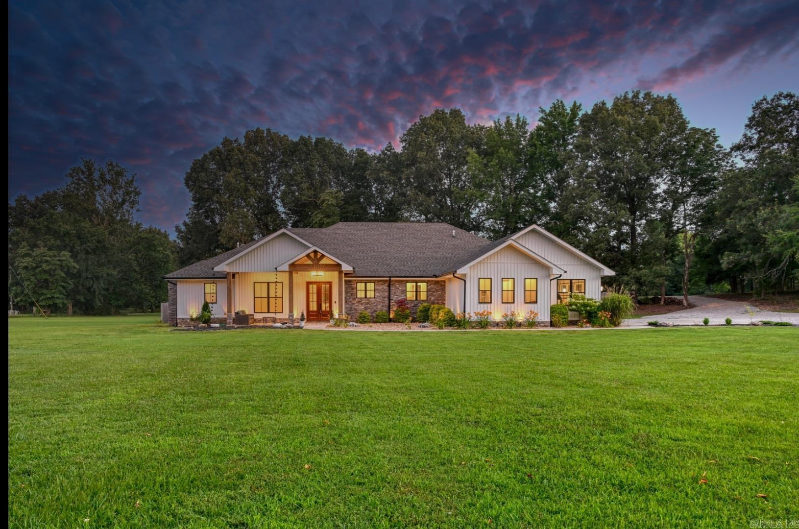 1949 County Road 761