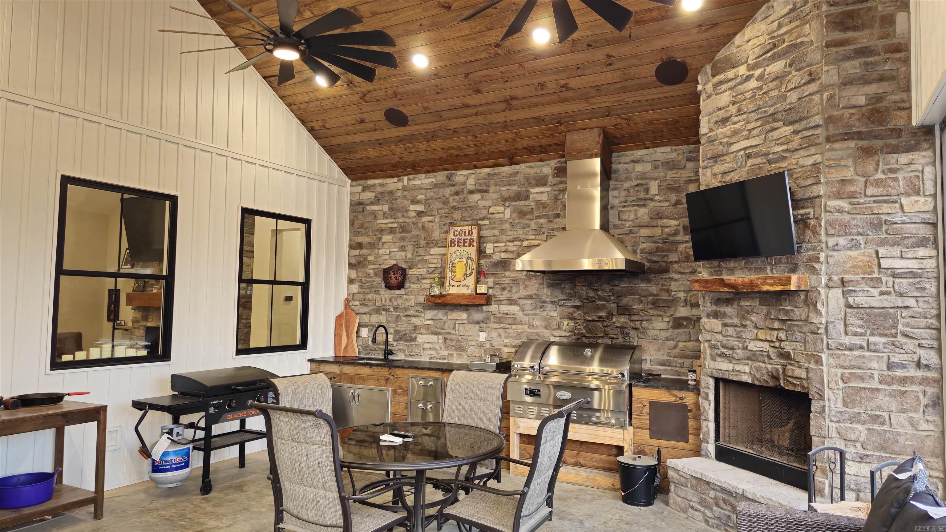 1949  County Road 761  Brookland, AR