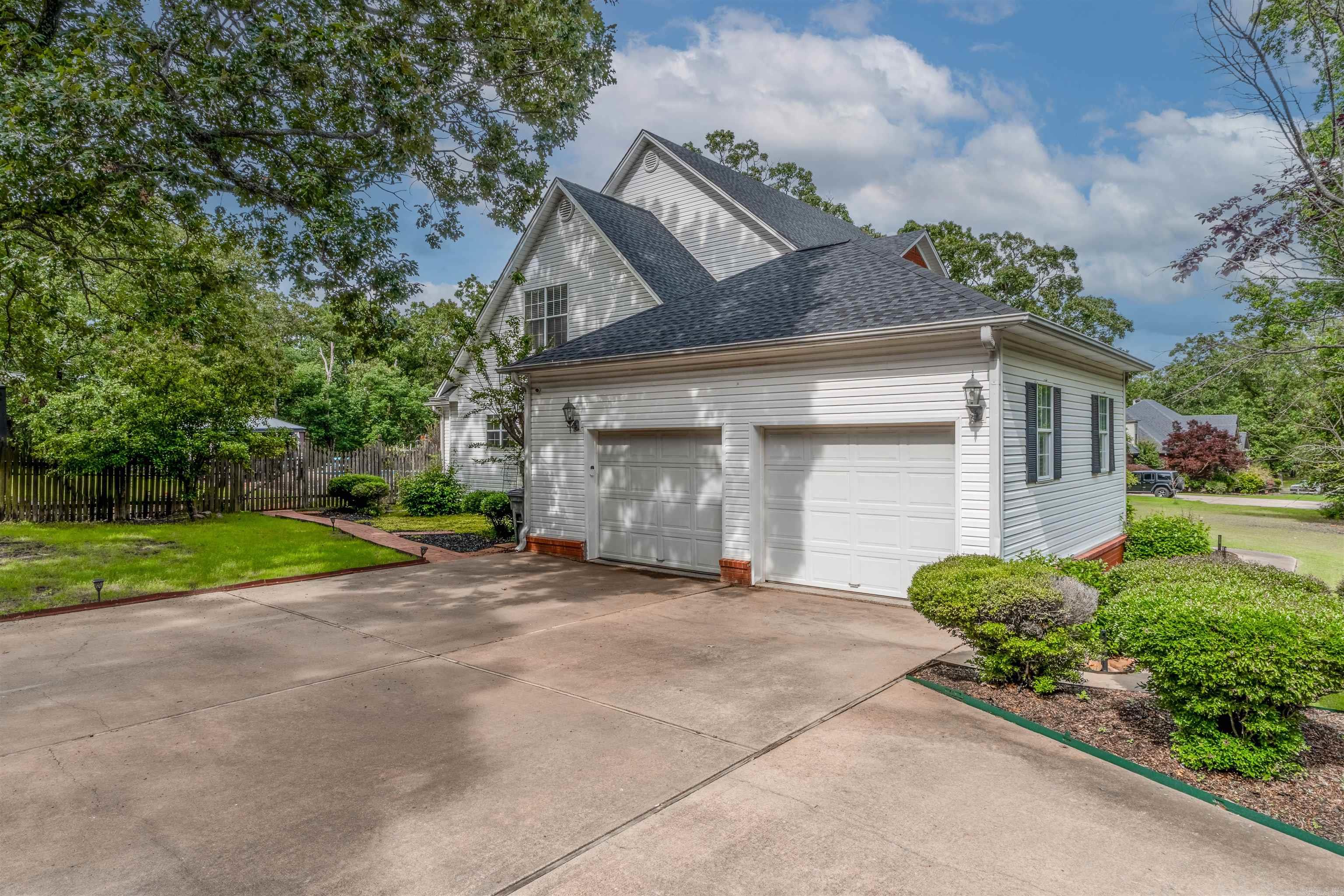 124  Edgewood  Cabot, AR