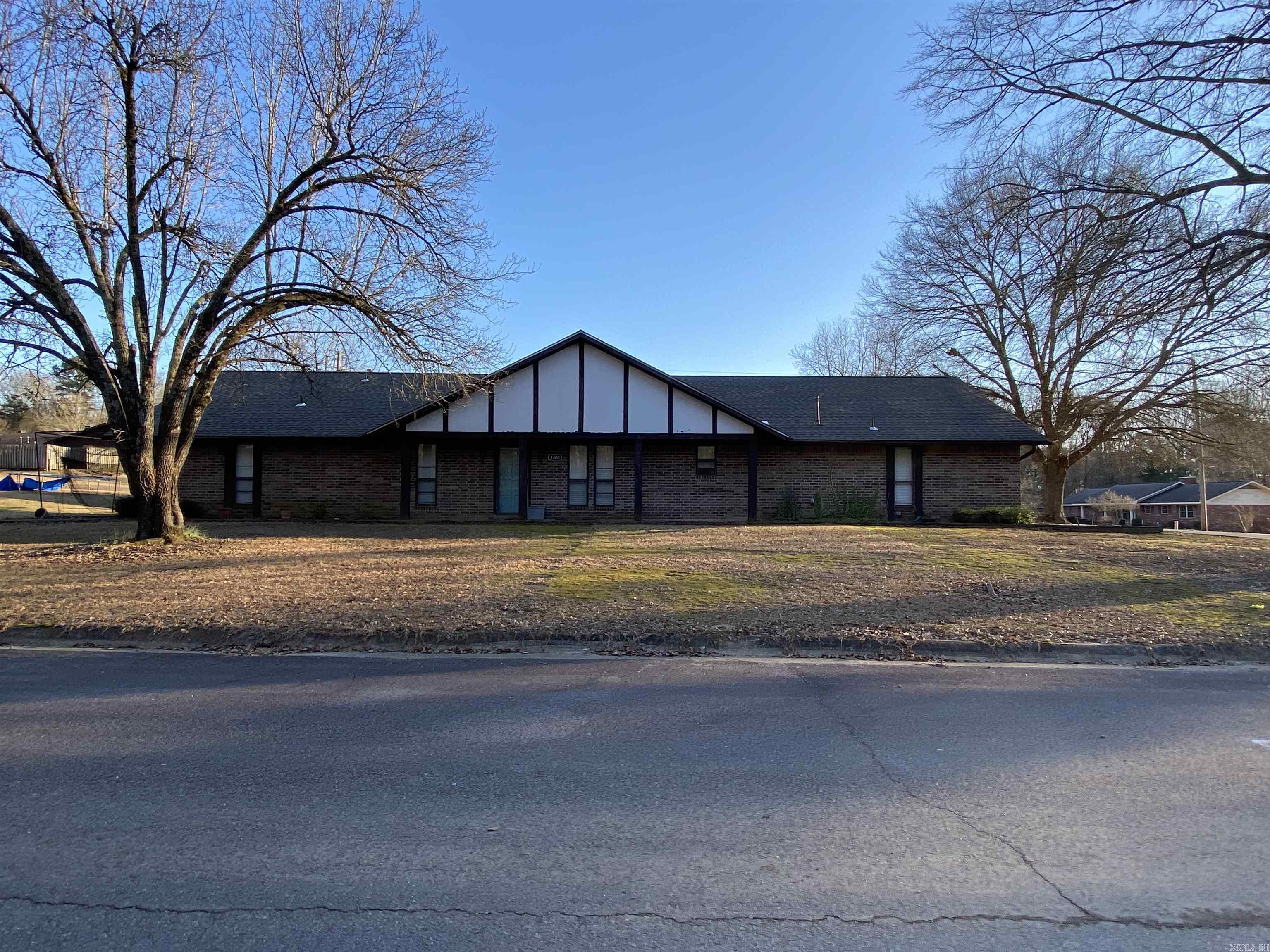 1400  Holly  Nashville, AR
