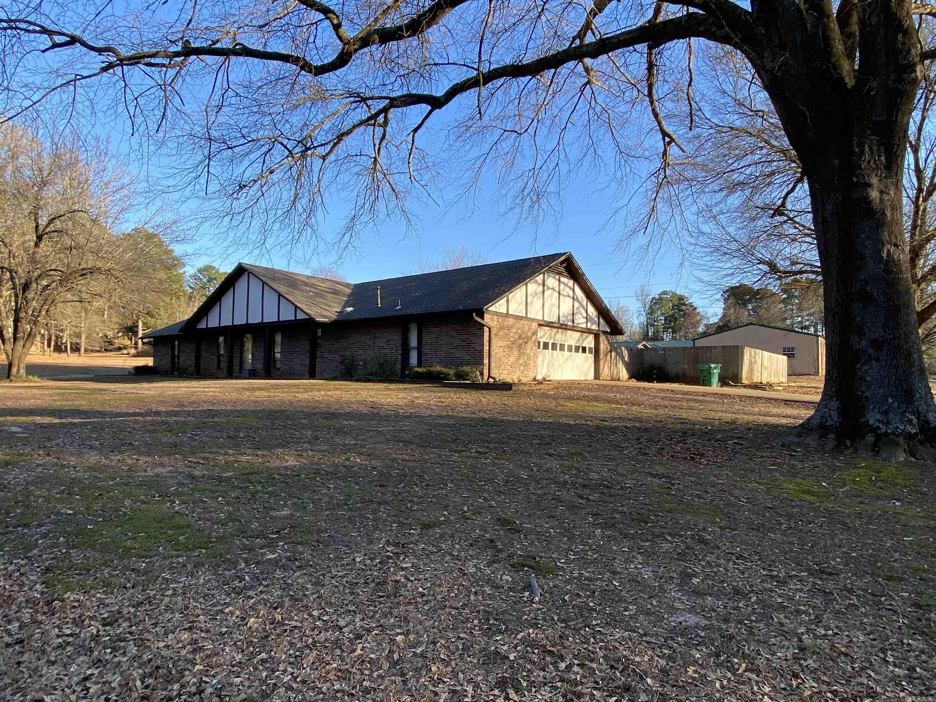 1400  Holly  Nashville, AR