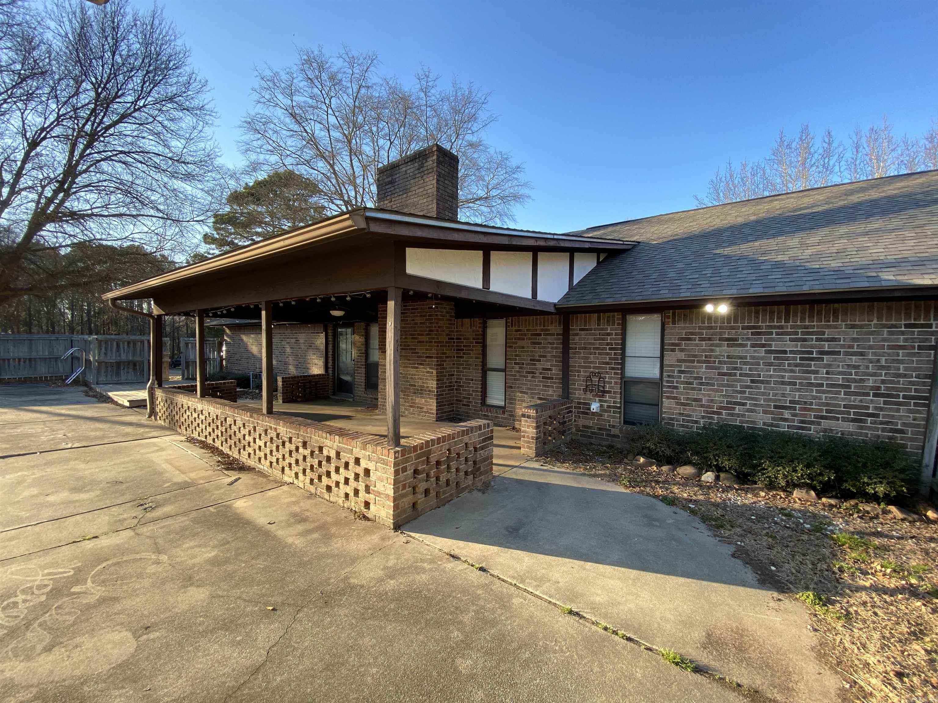 1400  Holly  Nashville, AR