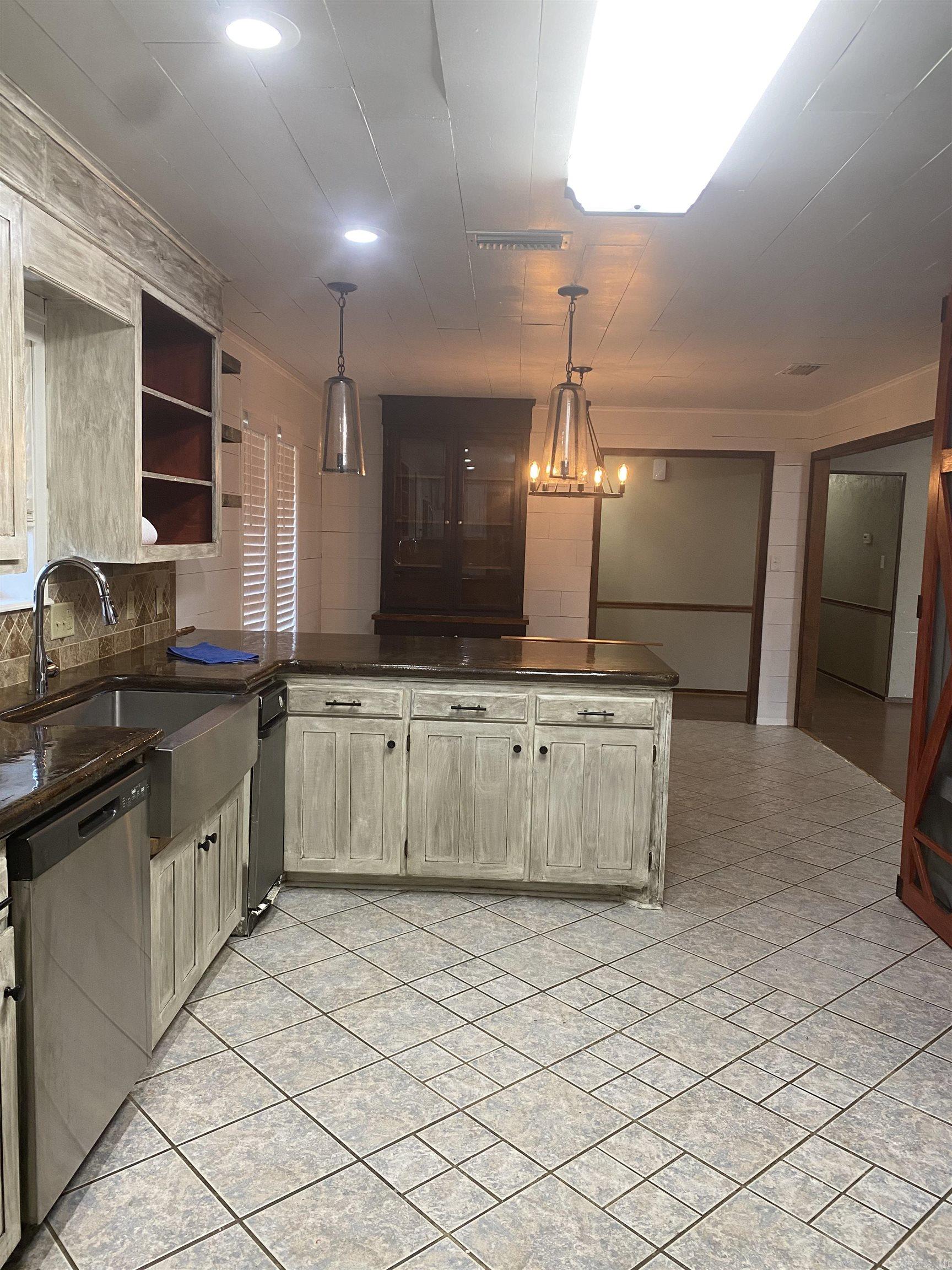 1400  Holly  Nashville, AR