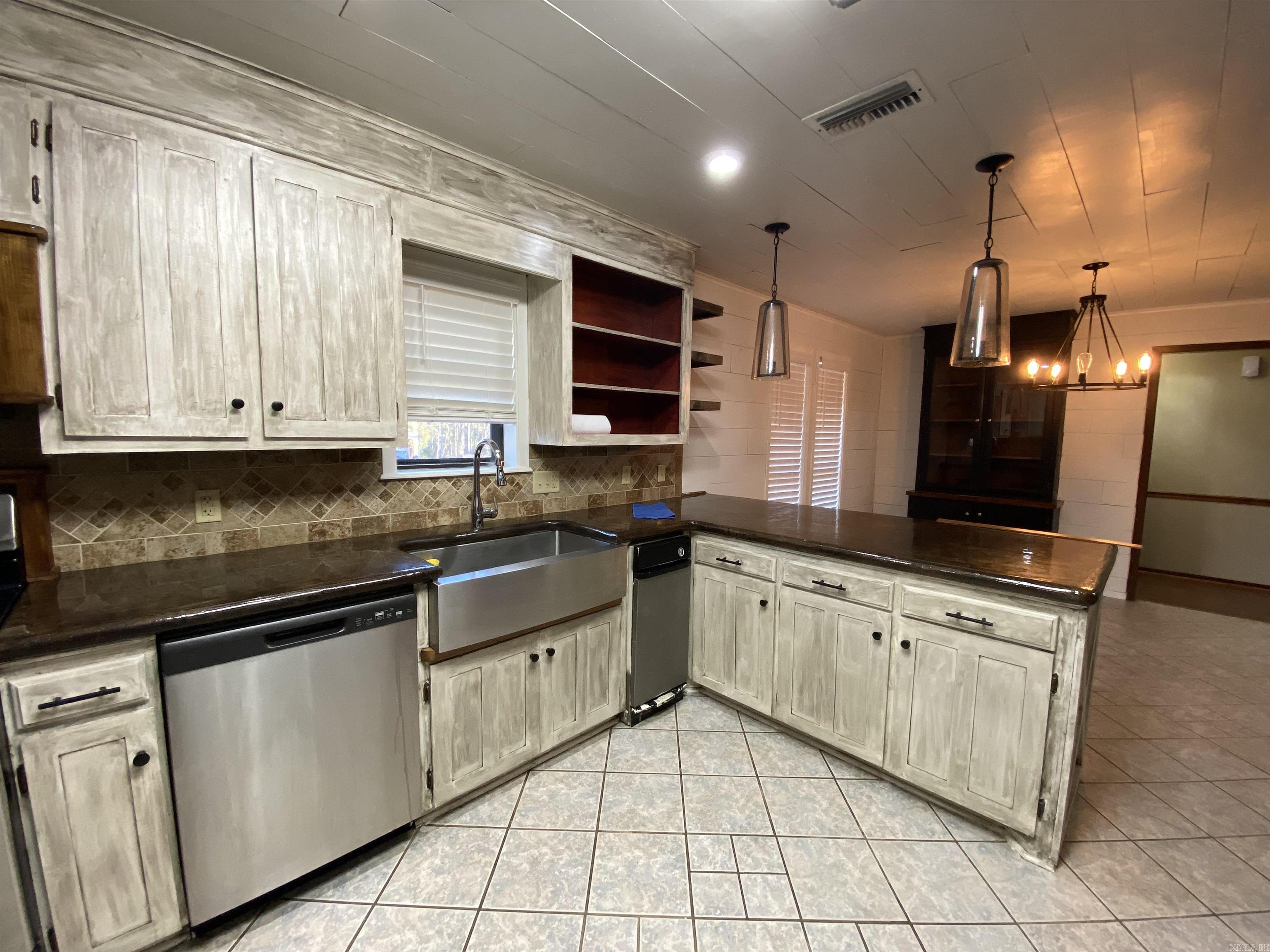 1400  Holly  Nashville, AR