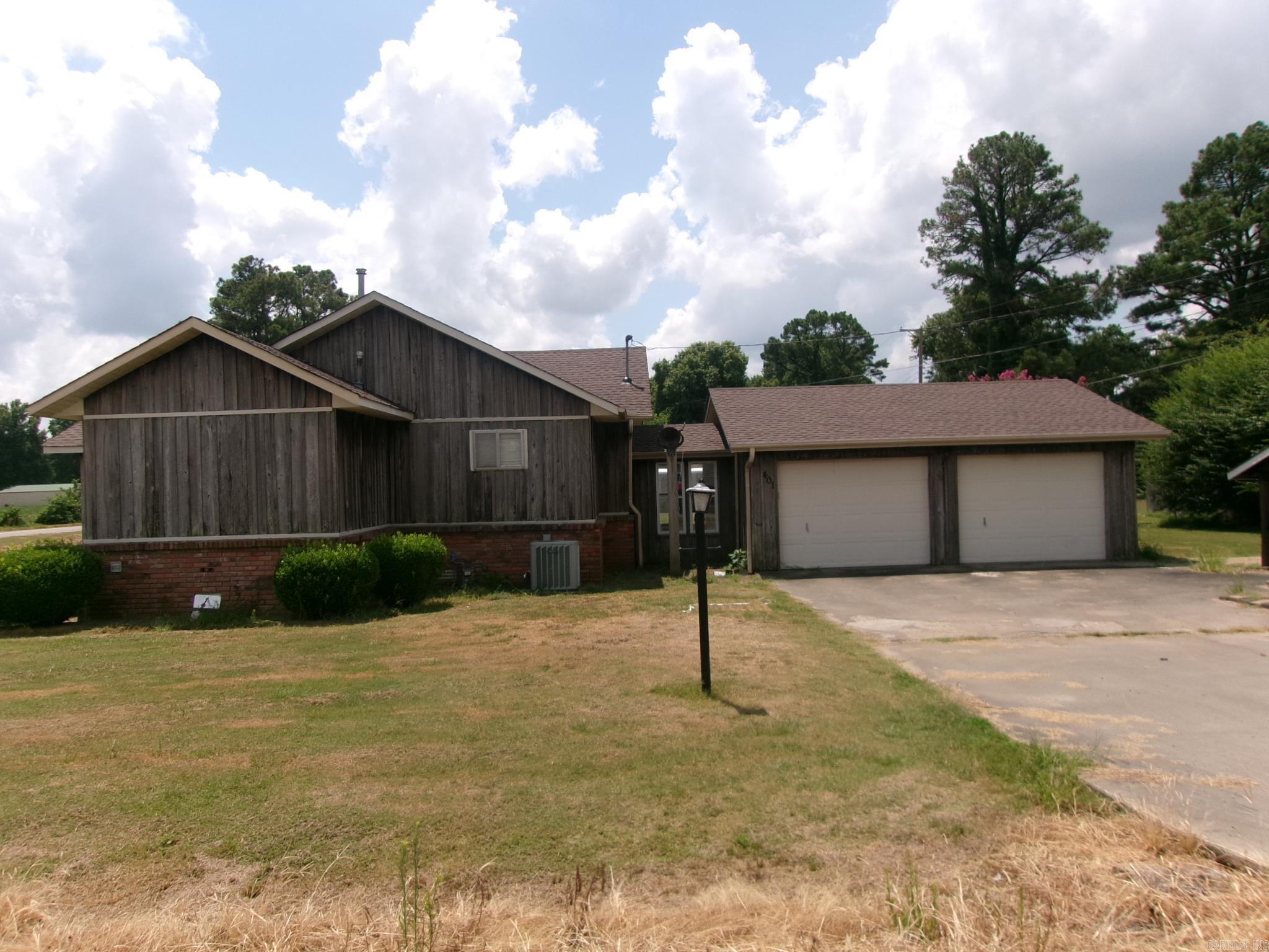 401 Hollis St  Leachville, AR