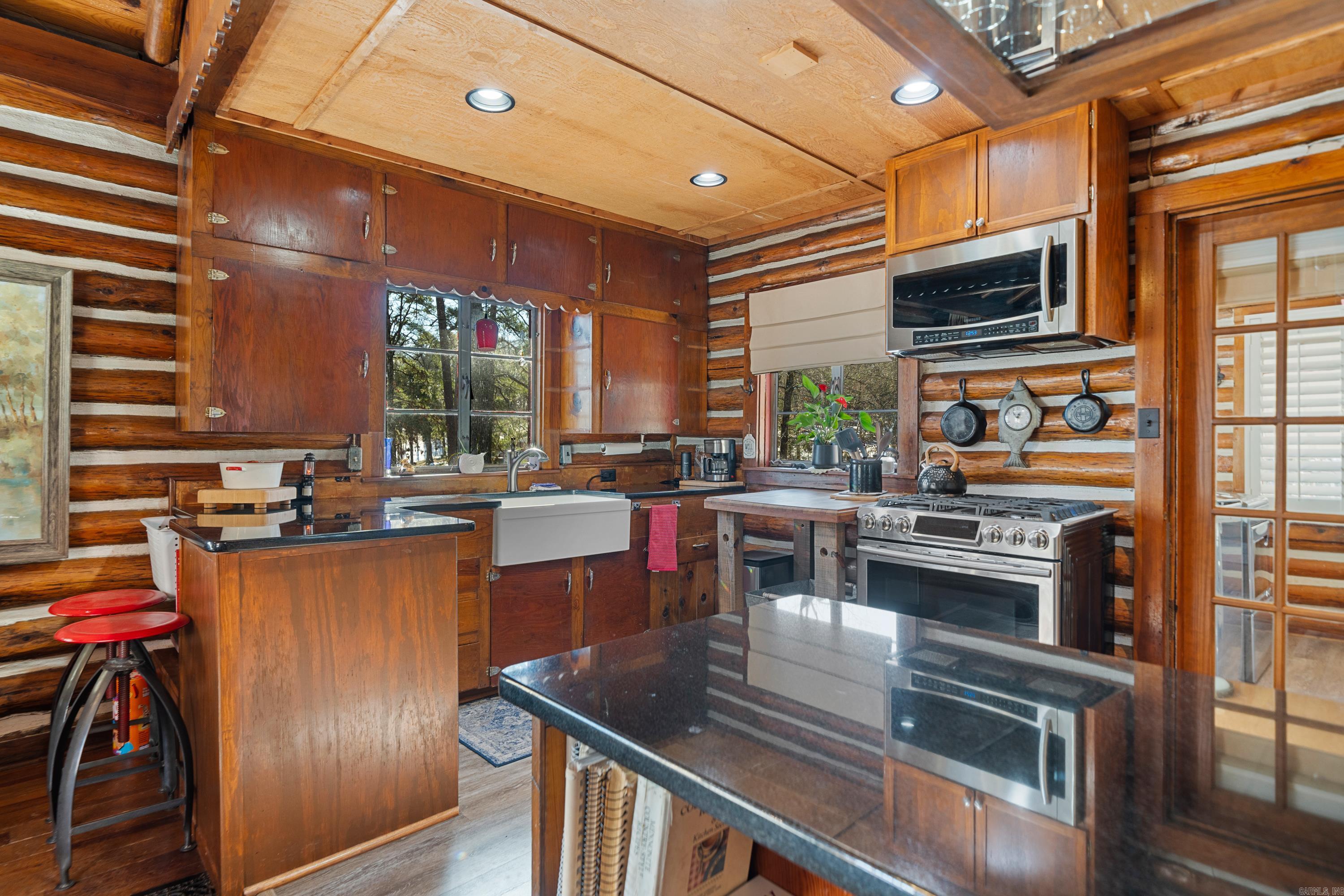 106  True  Royal, AR
