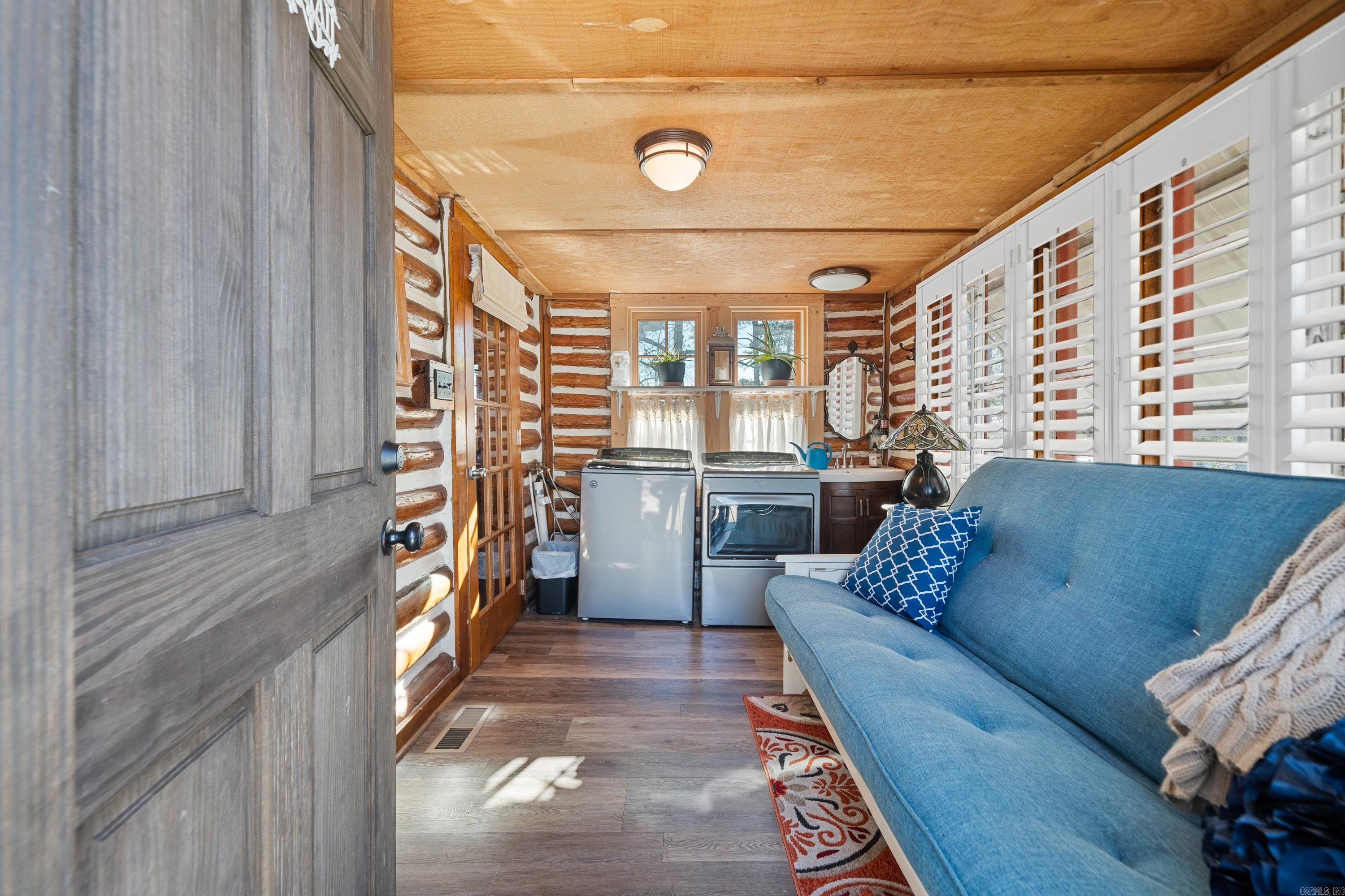 106  True  Royal, AR