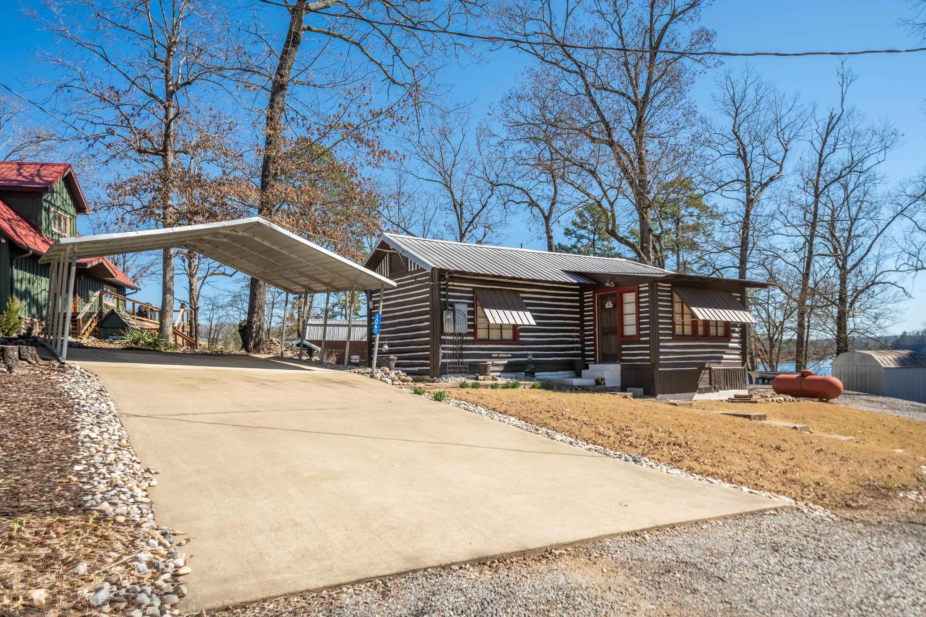 106  True  Royal, AR
