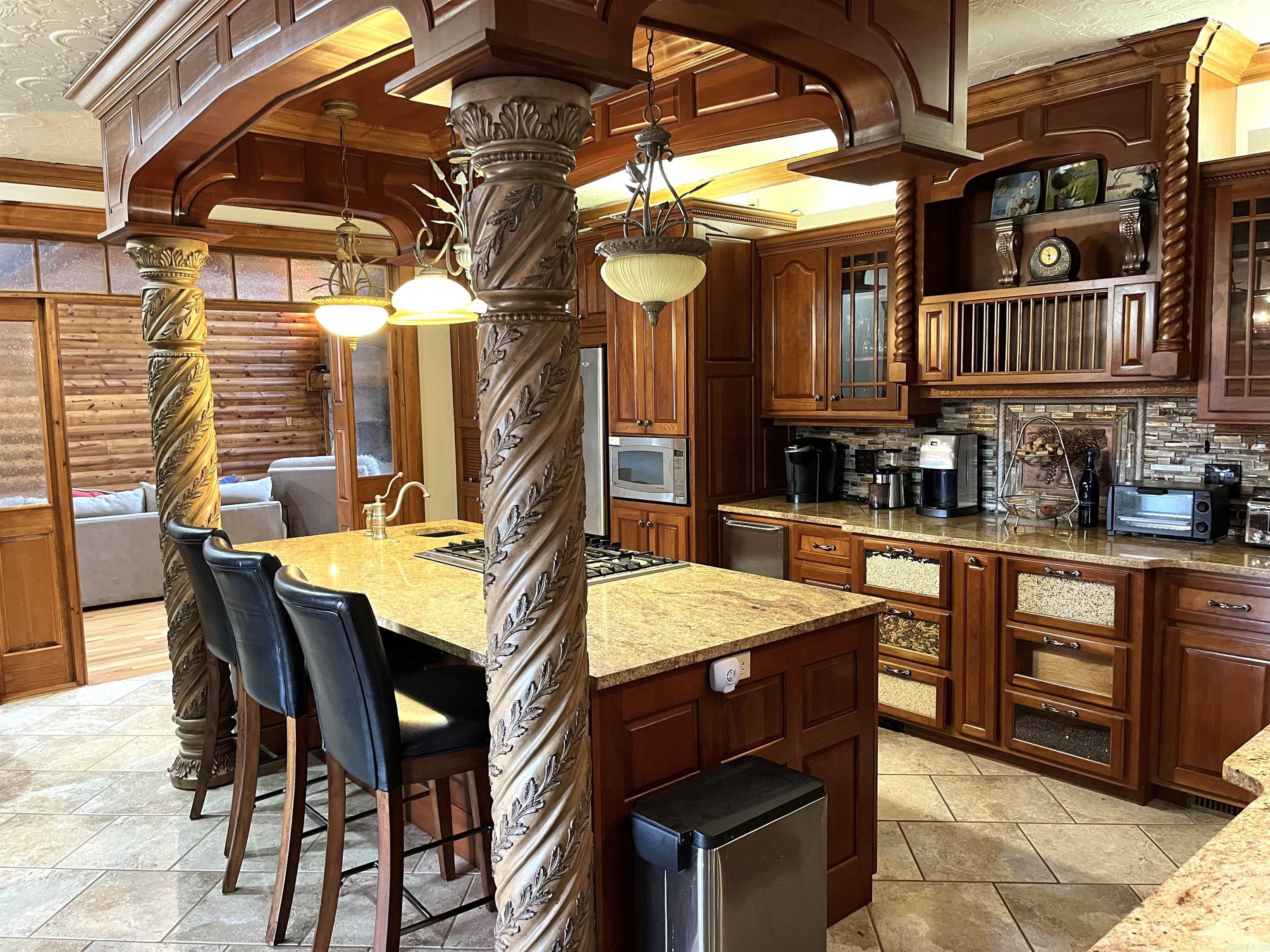 125  Monroe  Mountain View, AR