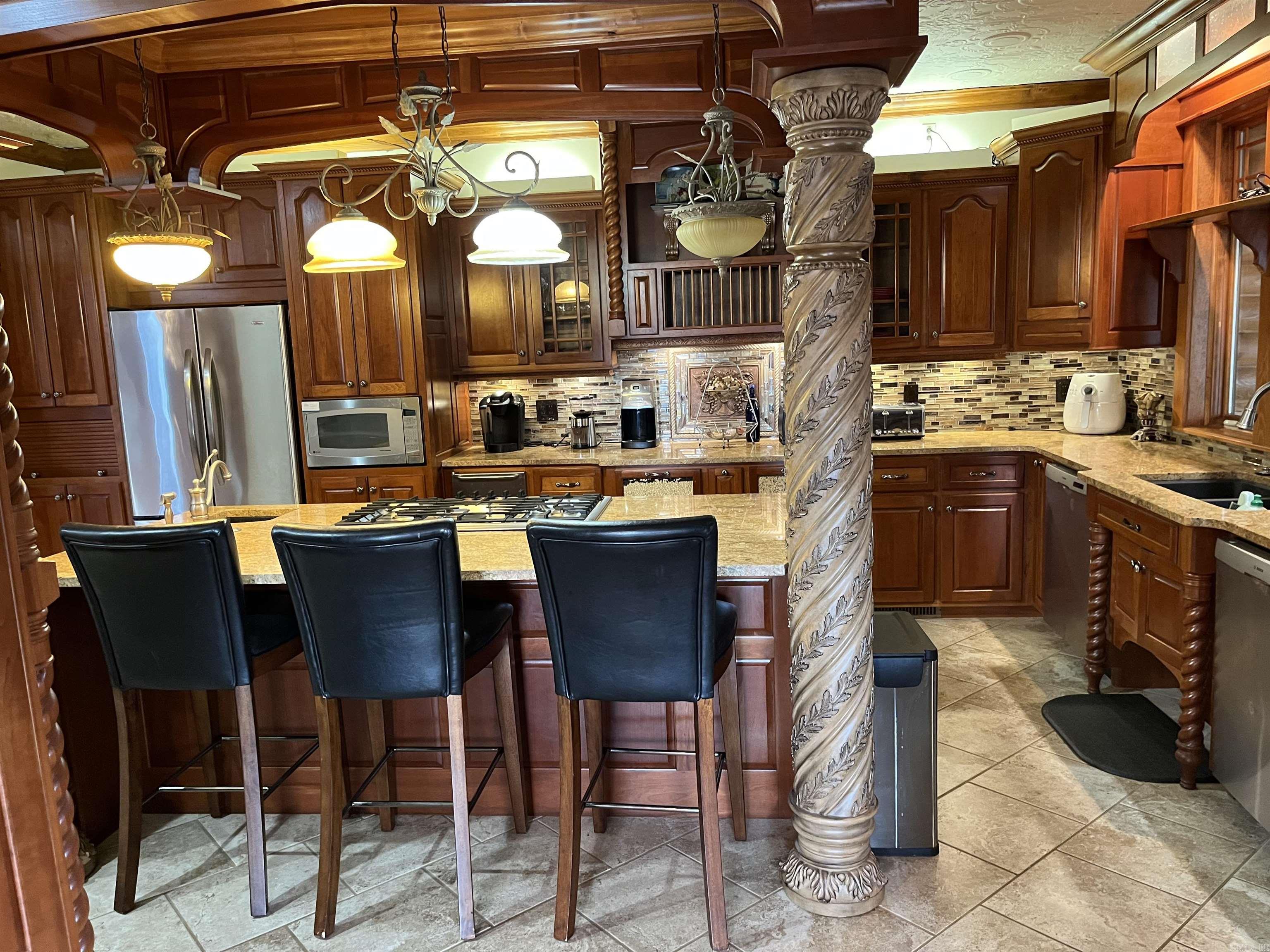125  Monroe  Mountain View, AR