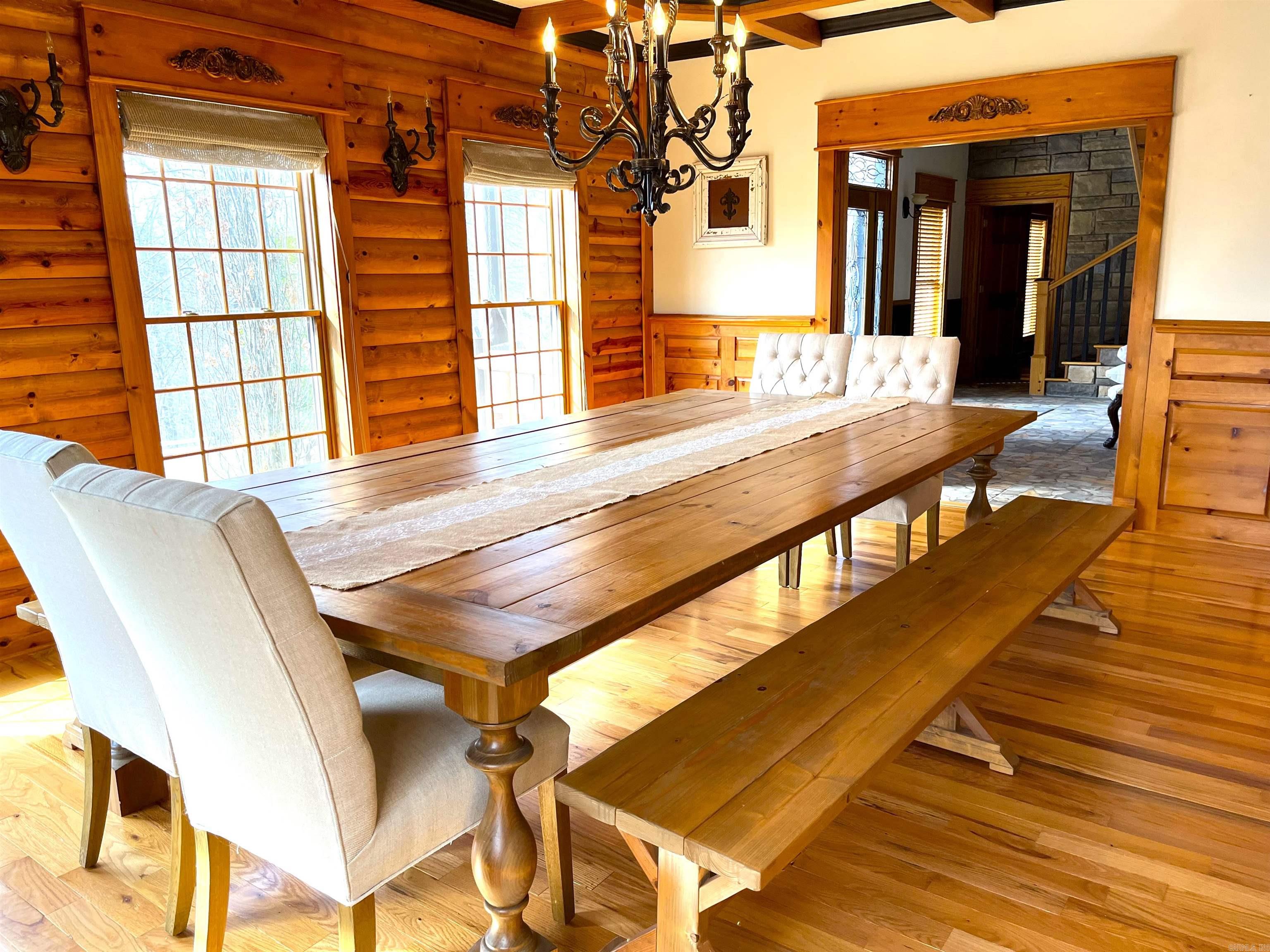 125  Monroe  Mountain View, AR