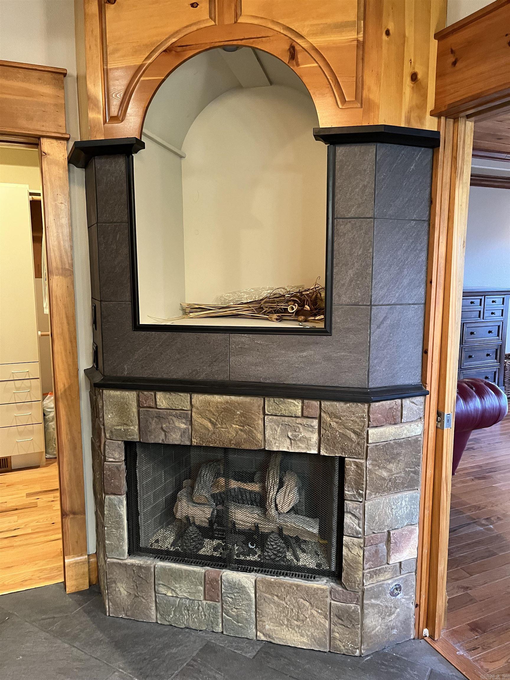 125  Monroe  Mountain View, AR