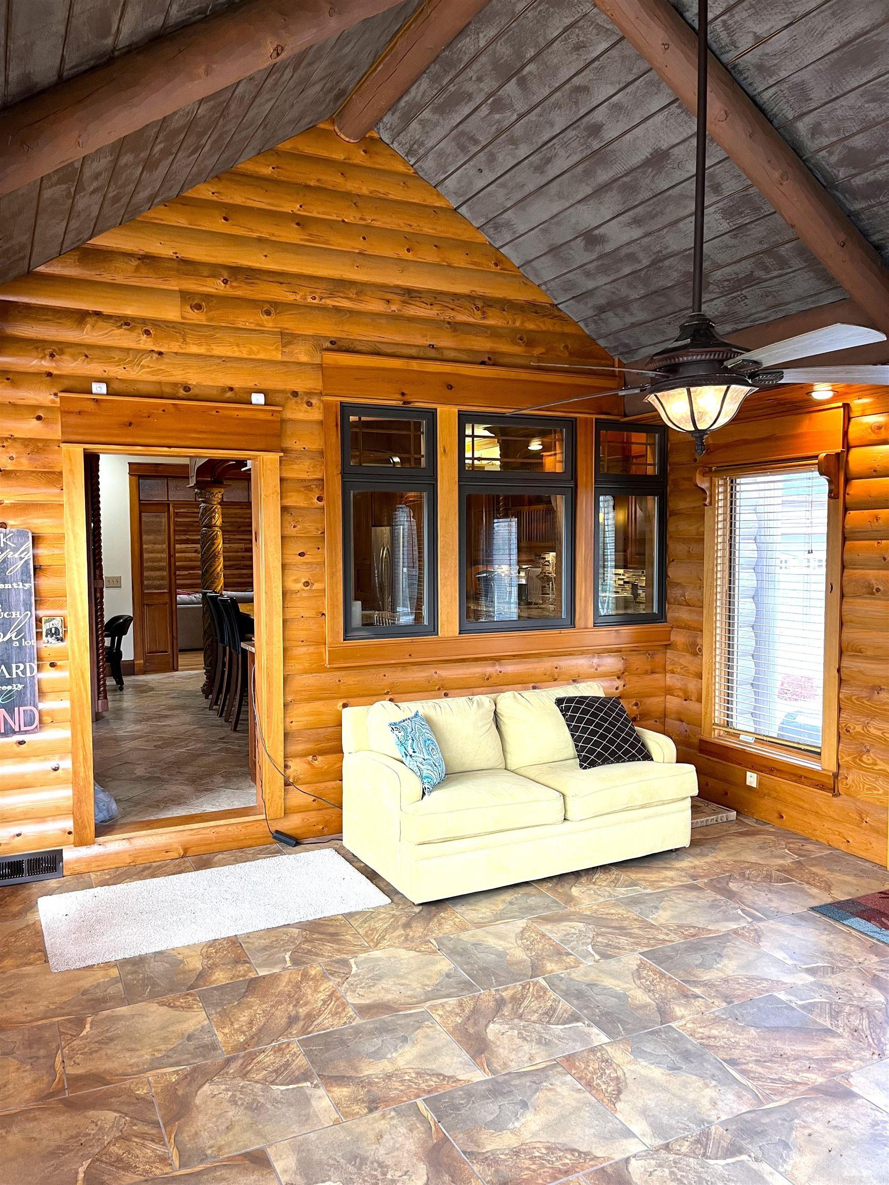 125  Monroe  Mountain View, AR