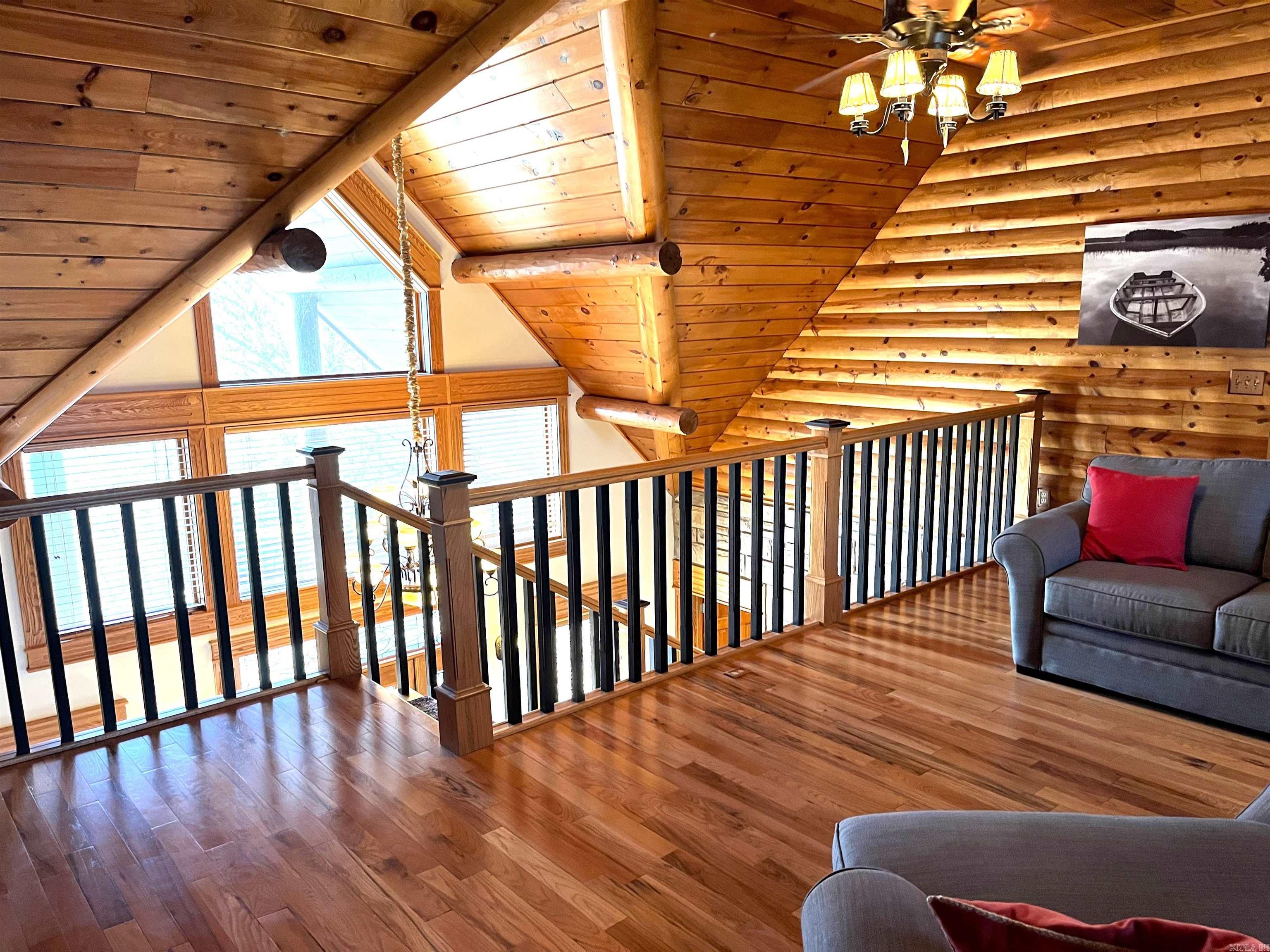 125  Monroe  Mountain View, AR
