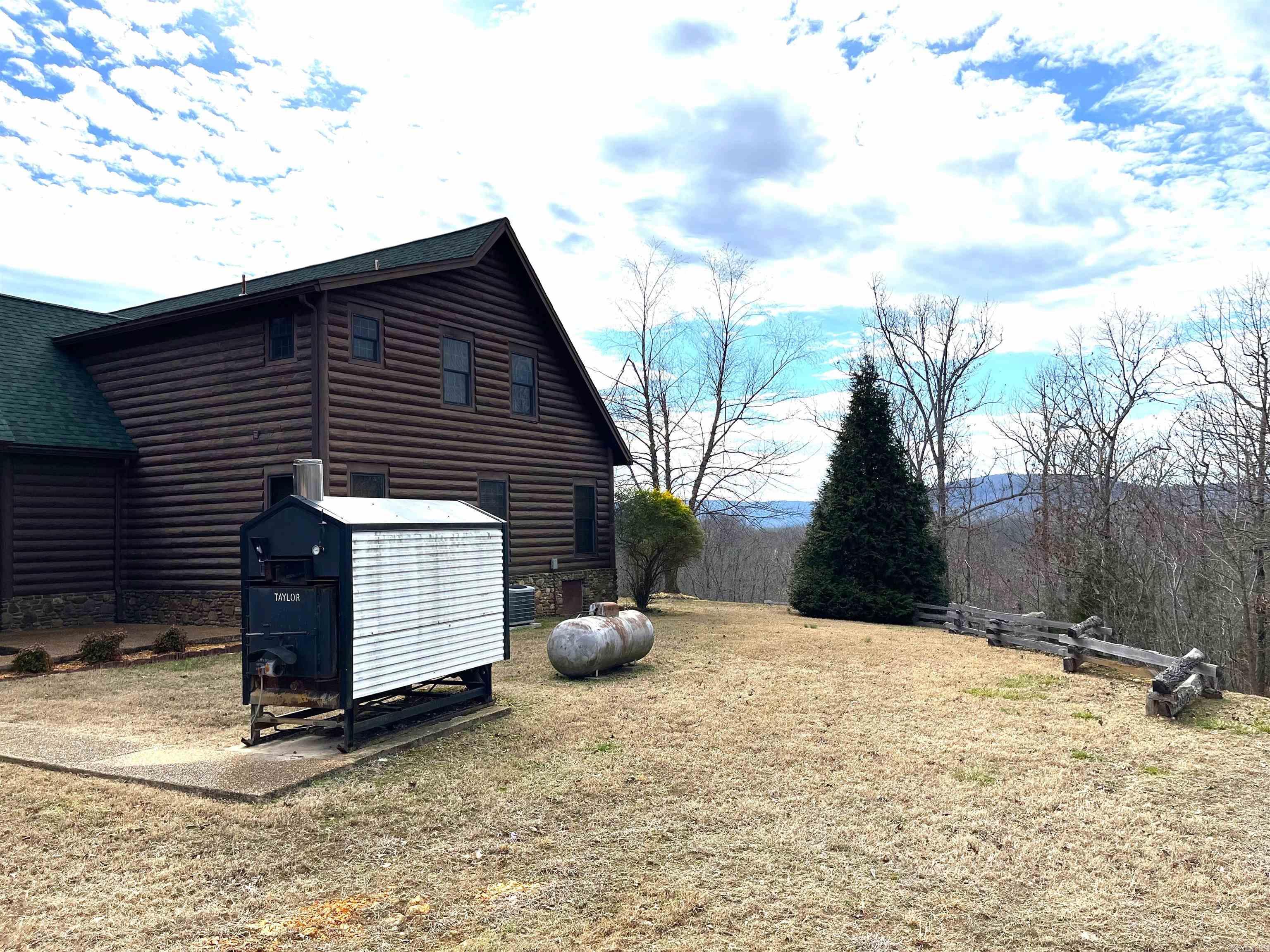 125  Monroe  Mountain View, AR