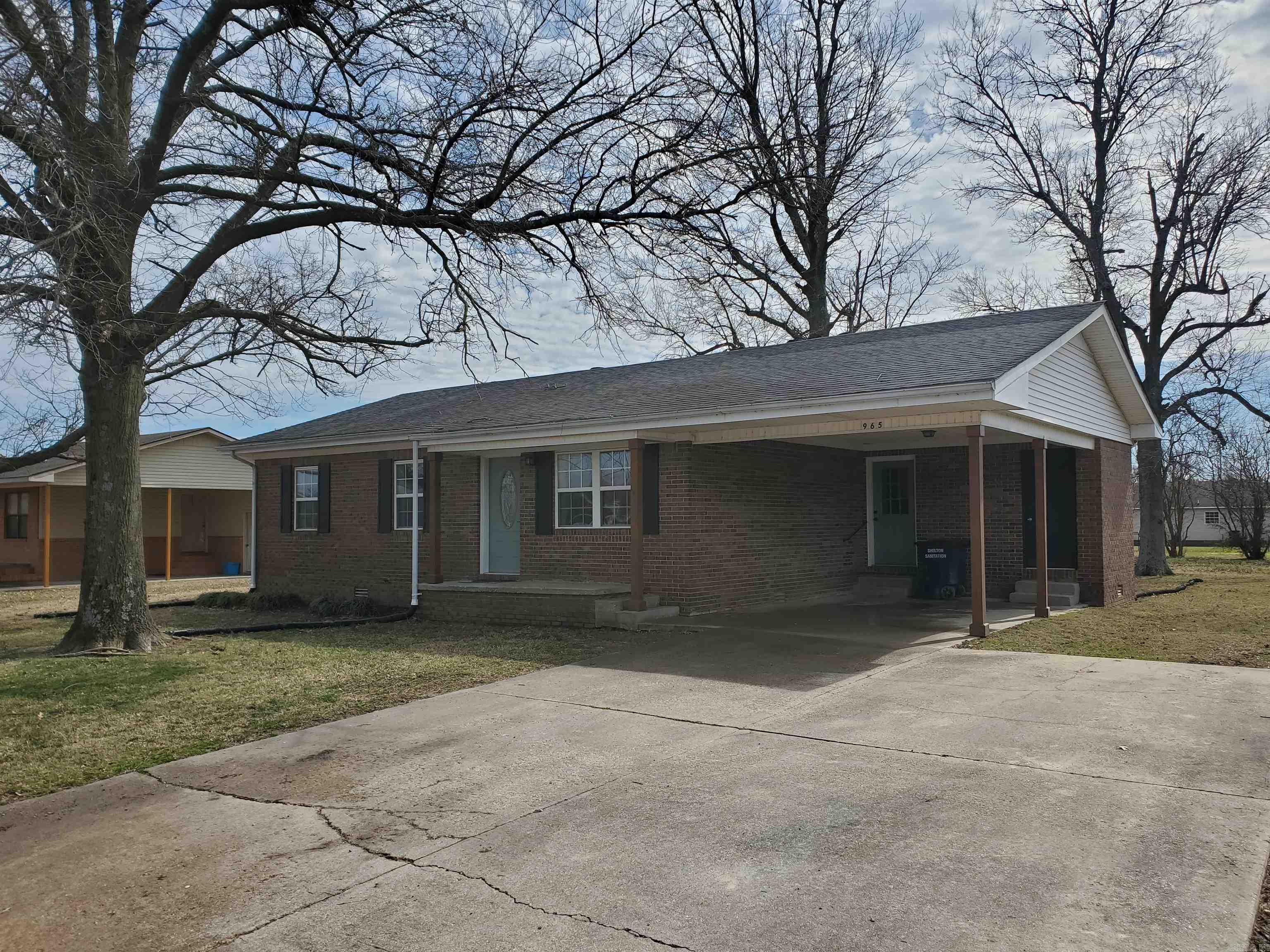 965  Maxine  Piggott, AR