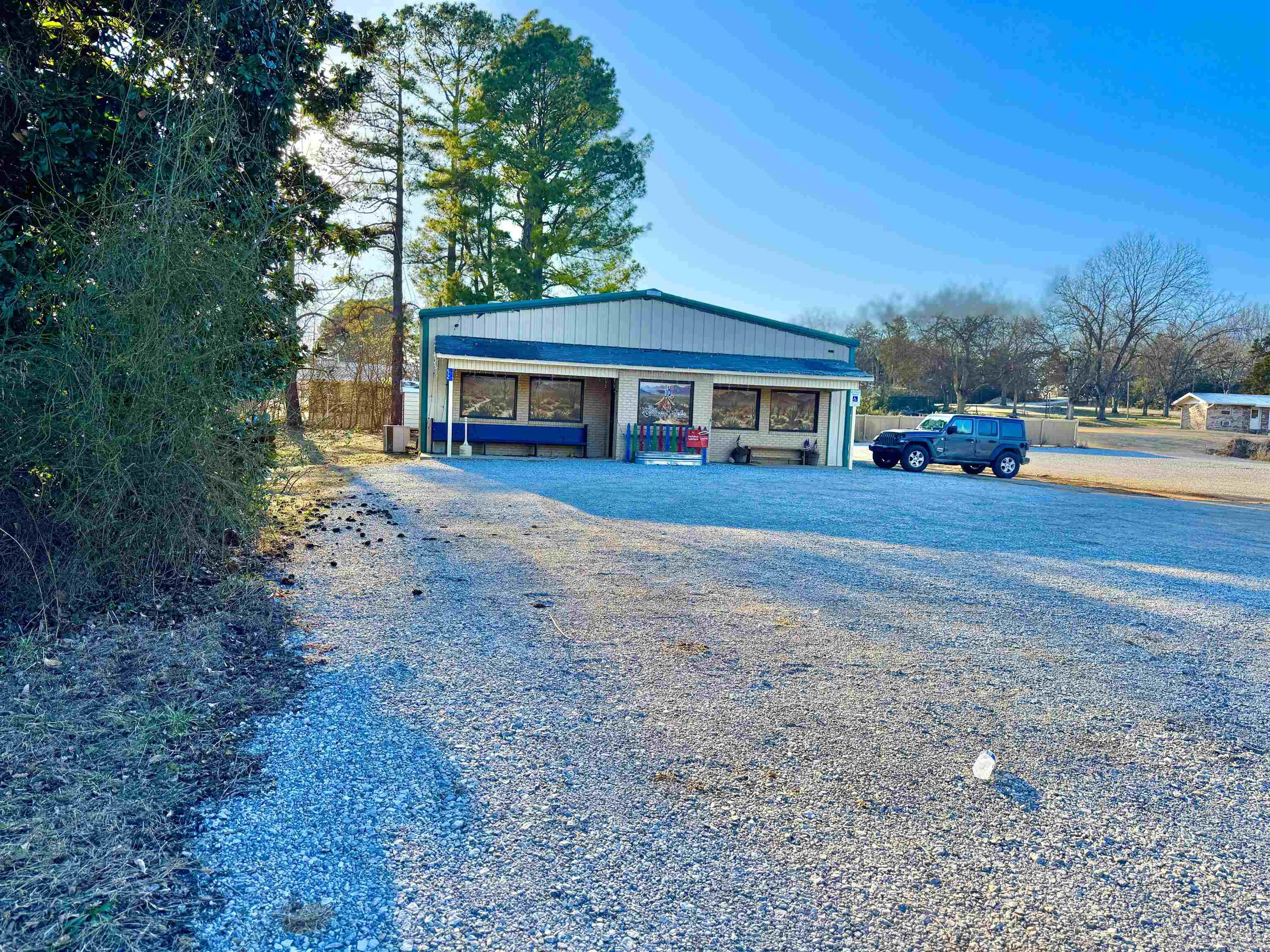 52 S Main  Mount Pleasant, AR