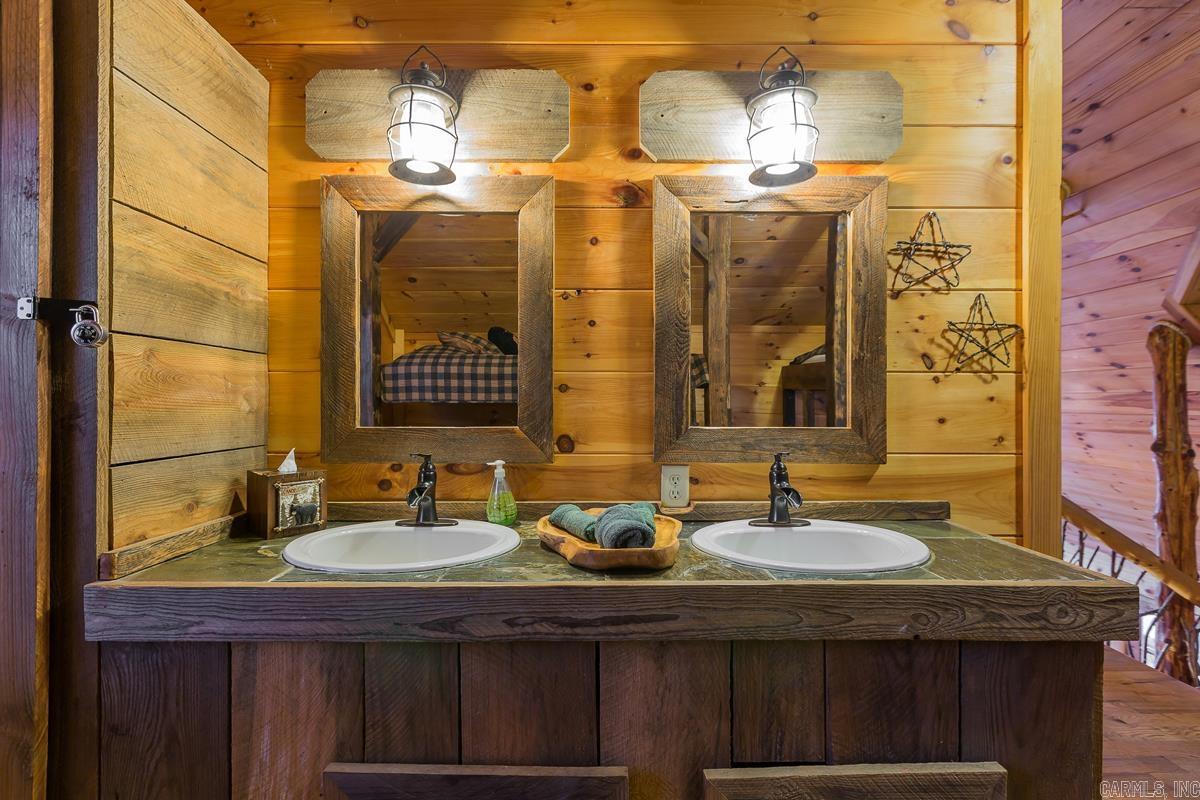 383A  Massey Lane  Mena, AR